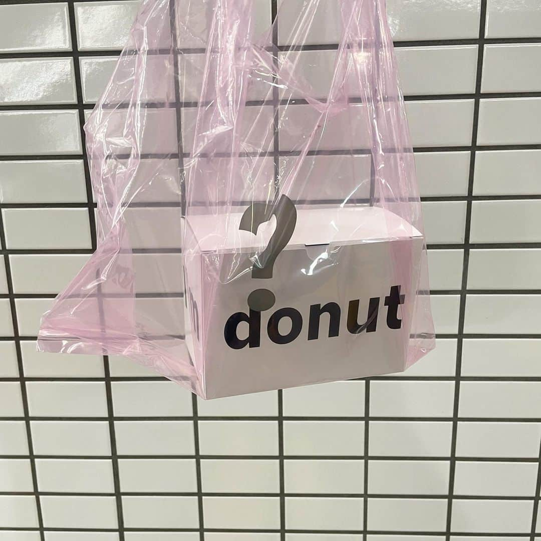 ソフィアのインスタグラム：「🍩❔」