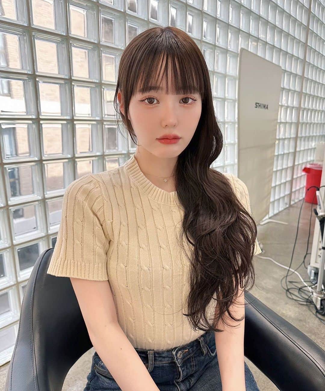 のインスタグラム：「高校生ぶりのぱっつん✂️♡ ウォニョンにしてください‼️(圧)を叶えてくれた @yokoo_tatsuya さんいつもありがとうございます🥹」