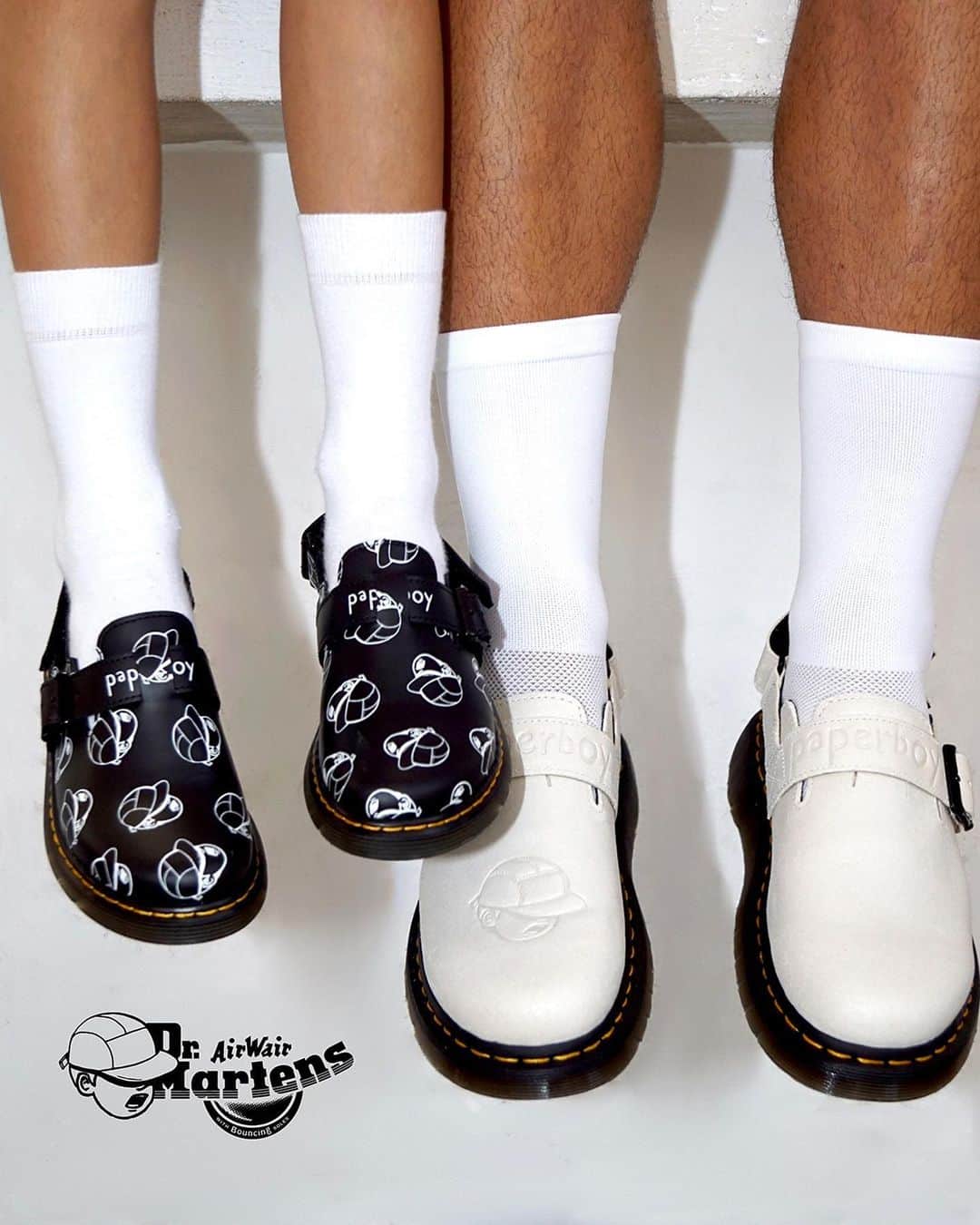 のインスタグラム：「… Dr.Martens × paperboy 10.28（Sat.）Release  @drmartensofficial @drmartens_japan @paperboyparis  〈Dr.Martens × paperboy〉のスリッポンタイプのサンダル2型を10月28日（土）より発売。「ビームス 原宿」では全サイズ、「こども ビームス（代官山）」ではキッズサイズをお取り扱いします。  ブラックのスムースレザーに、ホワイトで〈paperboy（ペイパーボーイ）〉のロゴをプリントした『BLACK ROMARIO』と、ホワイトのスエードレザーに〈paperboy〉の型押しロゴを配した『WHITE LUSTRE SUEDE』の2型を展開。  本コラボレーション仕様のパッケージでお届けする、スペシャルなアイテムをお見逃しなく。  『BLACK ROMARIO』 ビームス 原宿：UK4インチ、5インチ こども ビームス、ビームス 原宿：17cm, 18cm, 18.5cm, 19.5cm, 20.5cm, 21.5cm  『WHITE LUSTRE SUEDE』 ビームス 原宿、ビームス公式オンラインショップ：UK6インチ〜11インチ  📅発売日 2023年10月28日（土）  📍販売店舗 ・ビームス 原宿 ・こども ビームス（BLACK ROMARIOのみ） ・ビームス公式オンラインショップ（WHITE LUSTRE SUEDEのみ）  詳細はこちら https://www.beams.co.jp/news/3776/ 🔗→@beams_official ストーリーズハイライト”NEWS”より  @beams_mens_casual @beams_harajuku @kodomo_beams #drmartens #paperboyparis  #paperboy #beams  #kodomobeams  #ドクターマーチン  #ビームス #こどもビームス」