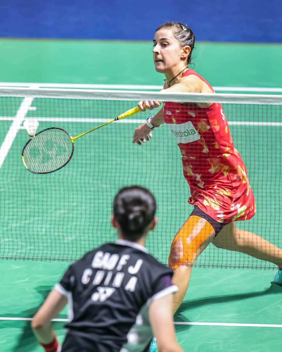 キャロリーナ・マリンのインスタグラム：「Good feelings to start the French Open! Ready for the next round! 🇫🇷✌️  Buenas sensaciones para comenzar el Open de Francia! Lista para la siguiente ronda! 🏸  📸 BadmintonPhoto  #PuedoPorquePiensoQuePuedo」