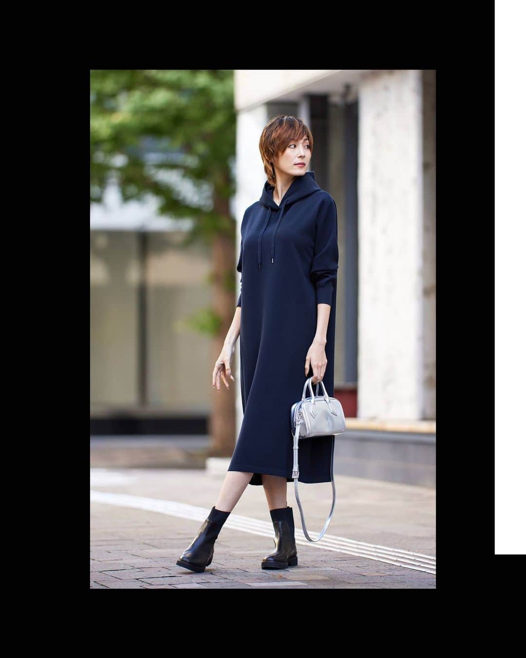 のインスタグラム：「. 「一枚着映え」が叶う、KNIT ONEPIECE  今欲しいのは、一枚で着られて着映えも叶う ニットワンピース。 通勤から休日まで、 秋冬の着こなしを彩る最旬ニットワンピースをご紹介します。  style 02 「大人カジュアル」を叶える フード付きが新鮮なニットワンピース  ヴィスコースポリエステルスムース ワンピース ¥27,940(taxin)  ミニボストンショルダー ¥15,950(axin)  Cメタルショートブーツ ¥27,940(taxin)  #icb #icbjp #icbstyle  #onward #オンワード #オンワード樫山 #onwardcrosset #オンワードクローゼット #fashion #通勤コーデ #通勤スタイル #オフィススタイル #オフィスカジュアルコーデ #ootd #オフィスカジュアル #シンプルコーデ #大人カジュアル #秋コーデ #シンプルファッション #お仕事服 #ootdfashion #大人シンプル #ニットワンピース #ニットワンピ #ニットワンピース #ワンピース #ワンピースコーデ #秋ワンピース #冬ワンピース #フードワンピース #フードワンピ」