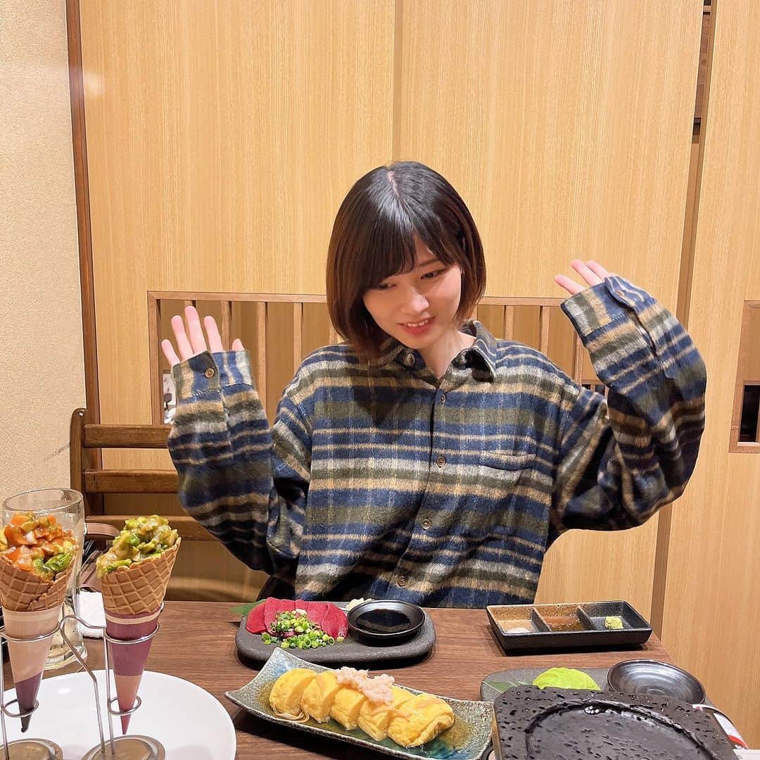 佐保里のインスタグラム：「横浜駅徒歩5分にある「くるみ堂」🥩🐟🍻  横浜には沢山ご飯屋さん、居酒屋ありますがその中でも私はくるみ堂をまた選びたいと思いました🐶 そのくらい美味しかった、、、、 写真でおいしさ伝わってほしい、、、  皆さまも、横浜でご飯に迷われた時はぜひ。  くるみ堂 横浜店 050-5872-7379 神奈川県横浜市神奈川区鶴屋町2-23-8 ルポビル 5F」