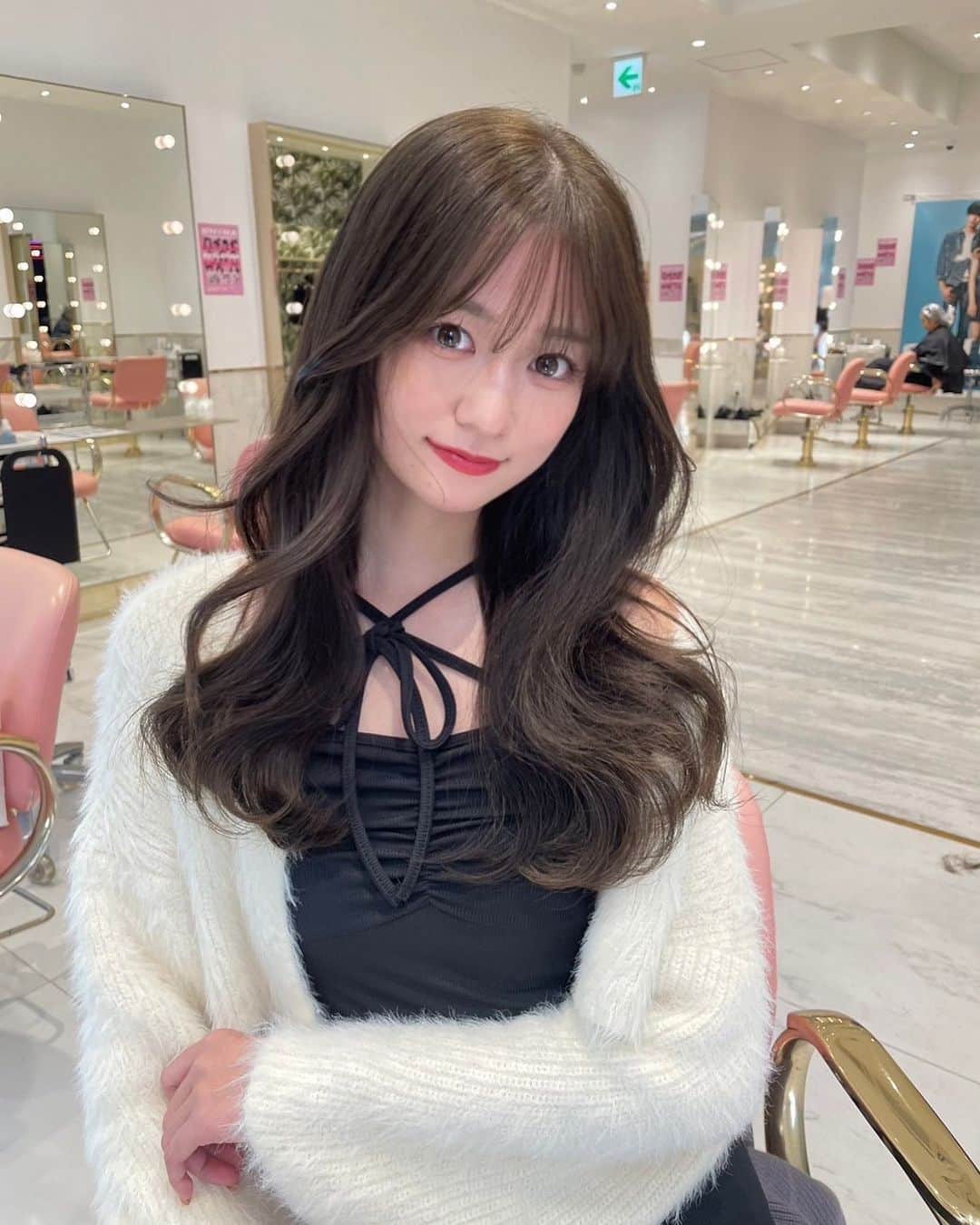 のインスタグラム：「🤎  new hair color🧸　@kasumi_miyauchi   明るめのアッシュにしてもらいました🫶 いつもありがとうございます！  ・」