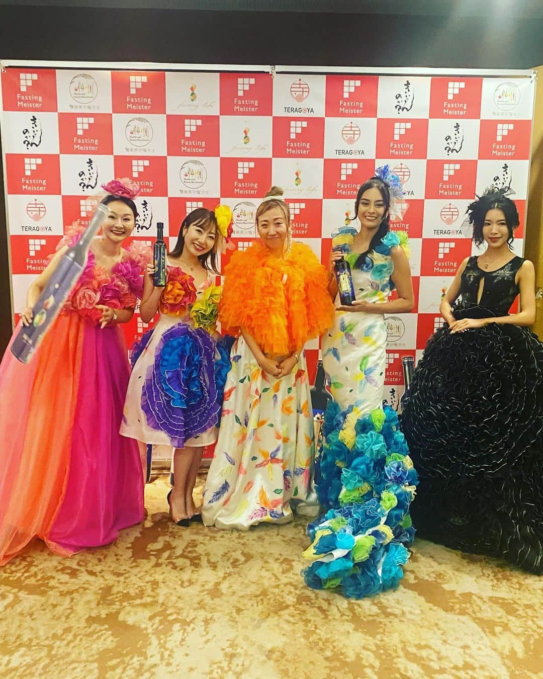 遊海 Yuumiさんのインスタグラム写真 - (遊海 YuumiInstagram)「💙🦋💙 Dress by @haruaya1105 @harukaaya_international ❤️ fashion show with beautiful Fasting Meister ladies ❤️   @kenbishoku_fasting @fasting_meister @fastinglife.kala.mana   #ファスティング マイスターフォーラム　#ファスティングマイスター学院　#ファスティングマイスターフォーラム2023 #ファスティングマイスター　#はるあや #青　#ドレス　#blue #bluefashion」10月25日 20時17分 - yuumi_kato