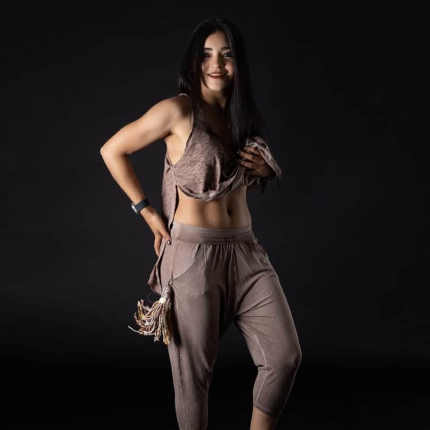 グレイス・カサリーノのインスタグラム：「We’re a click away to be with you 🪄   Our amazing @grace.casalino  looking awesome in this set 🫶🏻」