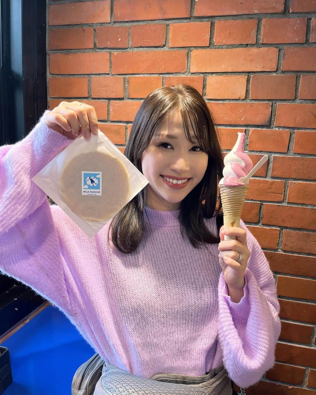 のインスタグラム：「やっと少しだけ寒くなってきたかな？  季節の変わり目、たくさん食べて免疫を上げます🙆‍♂️ この世には美味しいものがいっぱいあって幸せだなと思います！  久しぶりの赤レンガ楽しかった♪  #赤レンガ倉庫 #食欲の秋」
