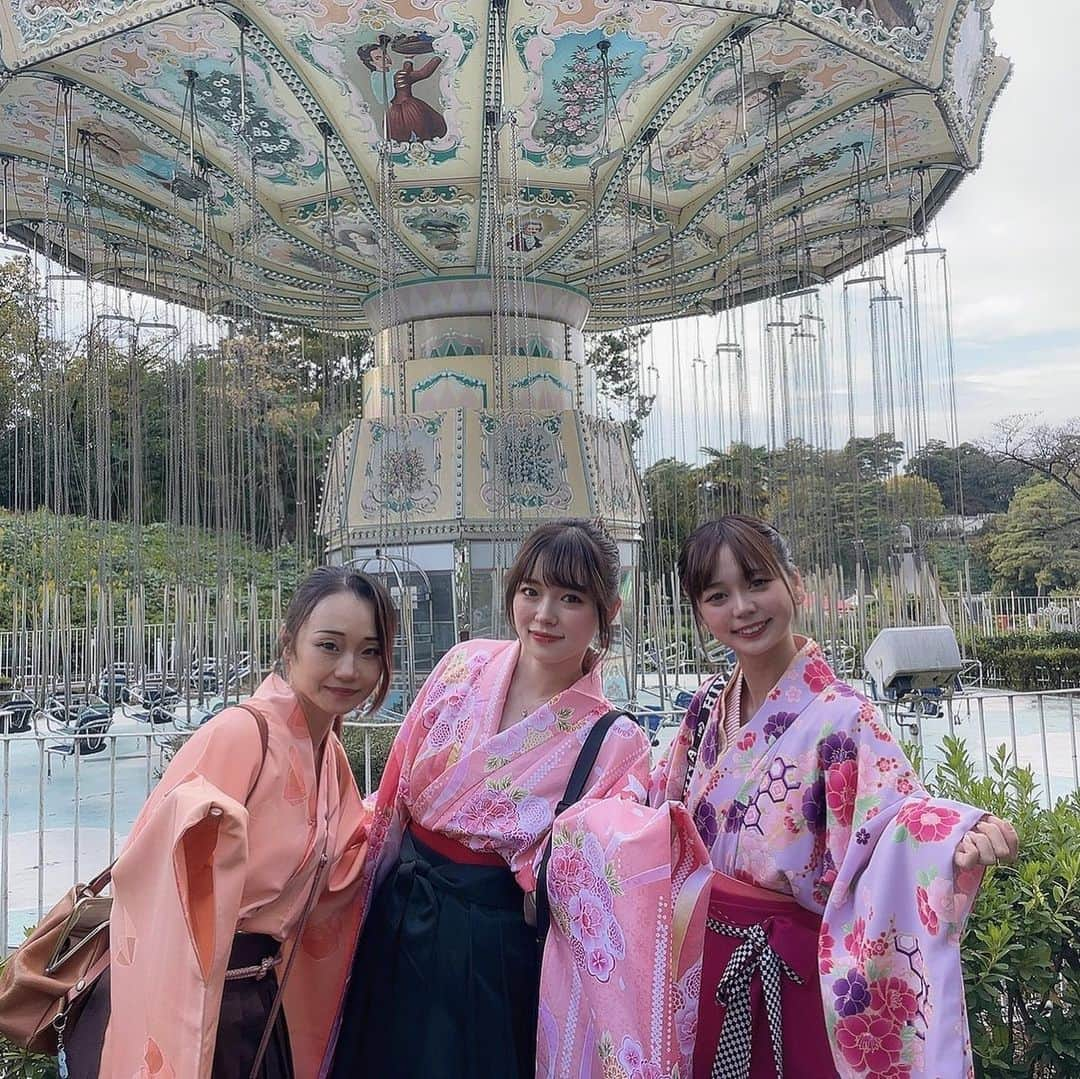 橋本紗奈さんのインスタグラム写真 - (橋本紗奈Instagram)「西武園ゆうえんちに行ったよ🎡 みんなで袴👘ˎˊ˗  射的の才能がありすぎて、シャボン玉ゲットした🫧  はじめましてのあたろーちゃんと、いつメンのAUNさんと行ってきたよ〜！🕺🕺  ご飯も、乗り物も人も優しくて、幸せ空間だった...♡ あと、夜になると綺麗なイルミネーションもあって、わくわくいっぱいでしたー！  #西武園ゆうえんち #西武園 #ゆうえんち #袴 #袴ヘア #袴ヘアアレンジ」10月25日 20時51分 - hashimoto_sana