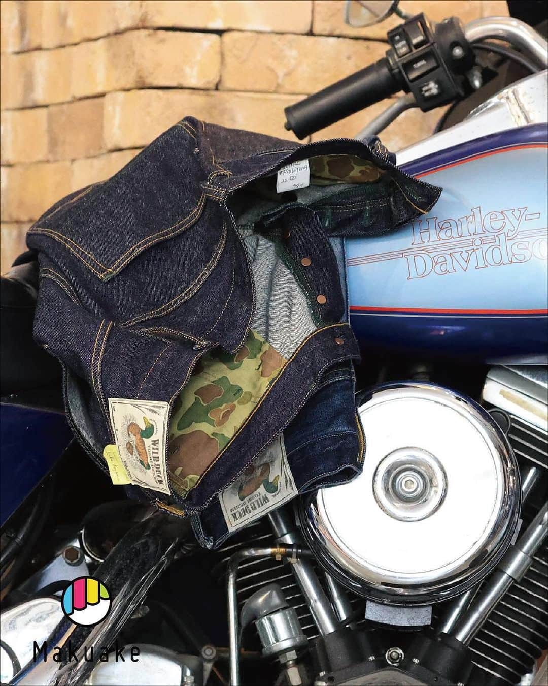 BIG JOHNさんのインスタグラム写真 - (BIG JOHNInstagram)「【 BIG JOHN の新しいプロジェクト】  初回特典として、限定44（ヨシ）名様に、カモ柄スレーキと同じ生地で作った、トートバッグをプレゼントいたします！※画像2枚目 残り僅かです！ お早めにどうぞ。  【BIG JOHN グリーンレーベル】 大自然を楽しむ相棒に  本来捨てられるはずの児島湖のヨシを再利用した、グリーンセルヴィッチジーンズ。  日本で1番長くジーンズの事を考えてきたビッグジョンが動く！  makuakeにて購入できます。  matsu  @bigjohnjeans  @bigjohnshop  @bigjohntokyo  @bigjohnosaka  #bigjohn #bigjohnjeans #ビッグジョン #okayama #kurashiki #kojima #ジーンズ #デニム #denim #fashion #ootd #jeans #love #madeinjapan #rarejeans  #japan  #model #グリーンレーベル #アメカジ  #blue  #wash #伝統 #革新#labo #ヴィンテージ #職人技 #初回特典  #makuake #マクアケ #マクアケで購入できます」10月25日 20時48分 - bigjohnjeans
