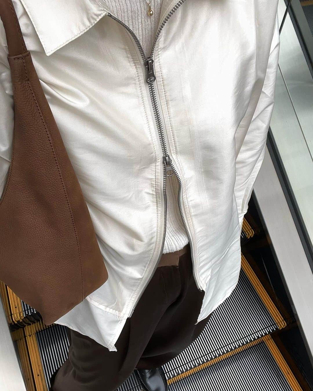 のインスタグラム：「🚏🤳」