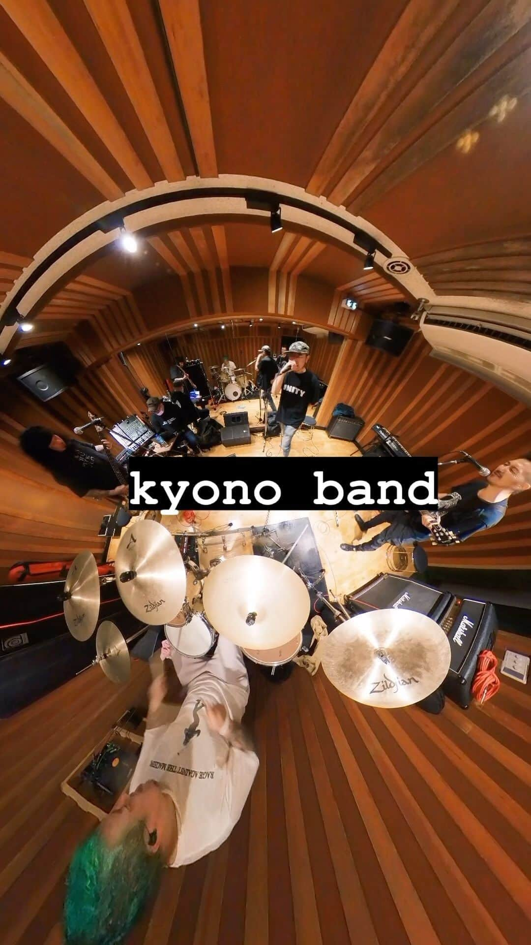 DUTTCHのインスタグラム：「kyono bandリハでした。  10/29(日) 『RED GAME』 at心斎橋SUNHALL/WEST HALL  是非来て下さい‼️  #kyono #kazuya  #hiromitsu #tsaki #duttch」