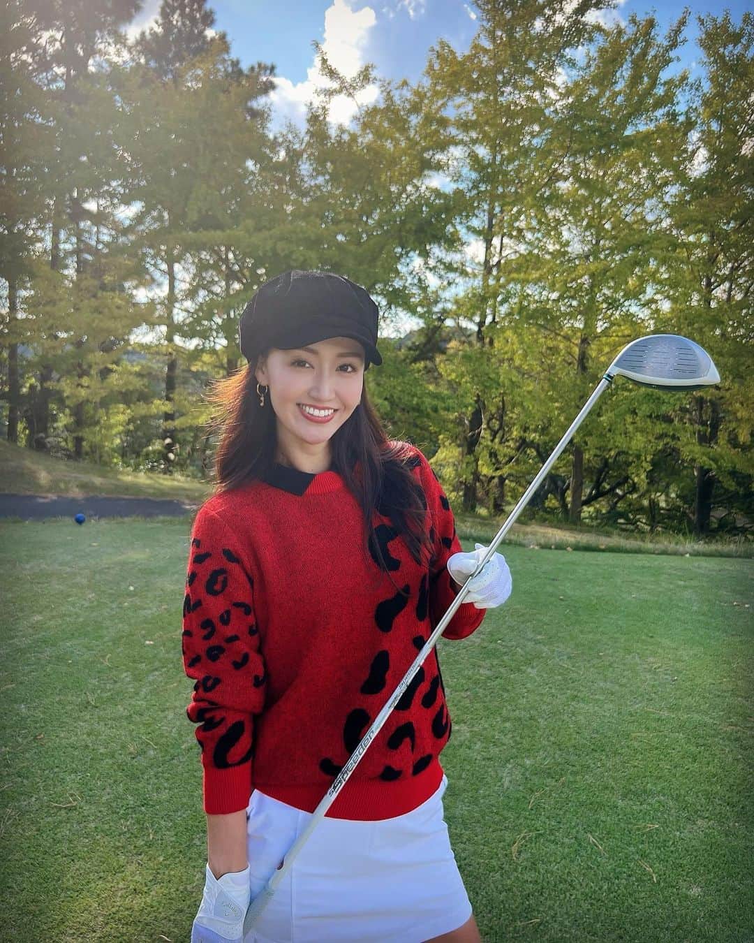 杉田恵李奈のインスタグラム：「美女アイラ氏とゴルフ⛳️ 楽しかったなぁ(´∀｀)✨ 2人で『絶対越えられないよ…😞』と諦めていた谷越えに2人して一発成功。 綺麗に越えられて嬉しすぎてお互いに自画自賛👏 声が響き渡ってた笑笑 ※2人して動画撮影をしていなかった事に後悔。 また来週もゴルフ行きます🏌️‍♀️ 寒くなる前に沢山行きたいな♡ . . #トーヨーカントリークラブ#golf#ゴルフ#千葉県 #ゴルフウェア#ゴルフコーデ#golfwear#callaway  #ティーを抜き忘れないようにしましょう #こんなはずじゃなかったのにの折り合い #これ多分メンタルトレーニング」