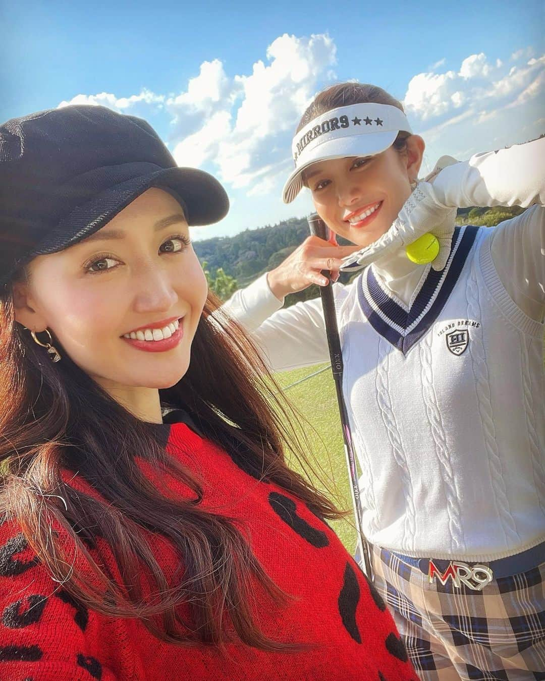 杉田恵李奈さんのインスタグラム写真 - (杉田恵李奈Instagram)「美女アイラ氏とゴルフ⛳️ 楽しかったなぁ(´∀｀)✨ 2人で『絶対越えられないよ…😞』と諦めていた谷越えに2人して一発成功。 綺麗に越えられて嬉しすぎてお互いに自画自賛👏 声が響き渡ってた笑笑 ※2人して動画撮影をしていなかった事に後悔。 また来週もゴルフ行きます🏌️‍♀️ 寒くなる前に沢山行きたいな♡ . . #トーヨーカントリークラブ#golf#ゴルフ#千葉県 #ゴルフウェア#ゴルフコーデ#golfwear#callaway  #ティーを抜き忘れないようにしましょう #こんなはずじゃなかったのにの折り合い #これ多分メンタルトレーニング」10月25日 20時54分 - erina_roppongi