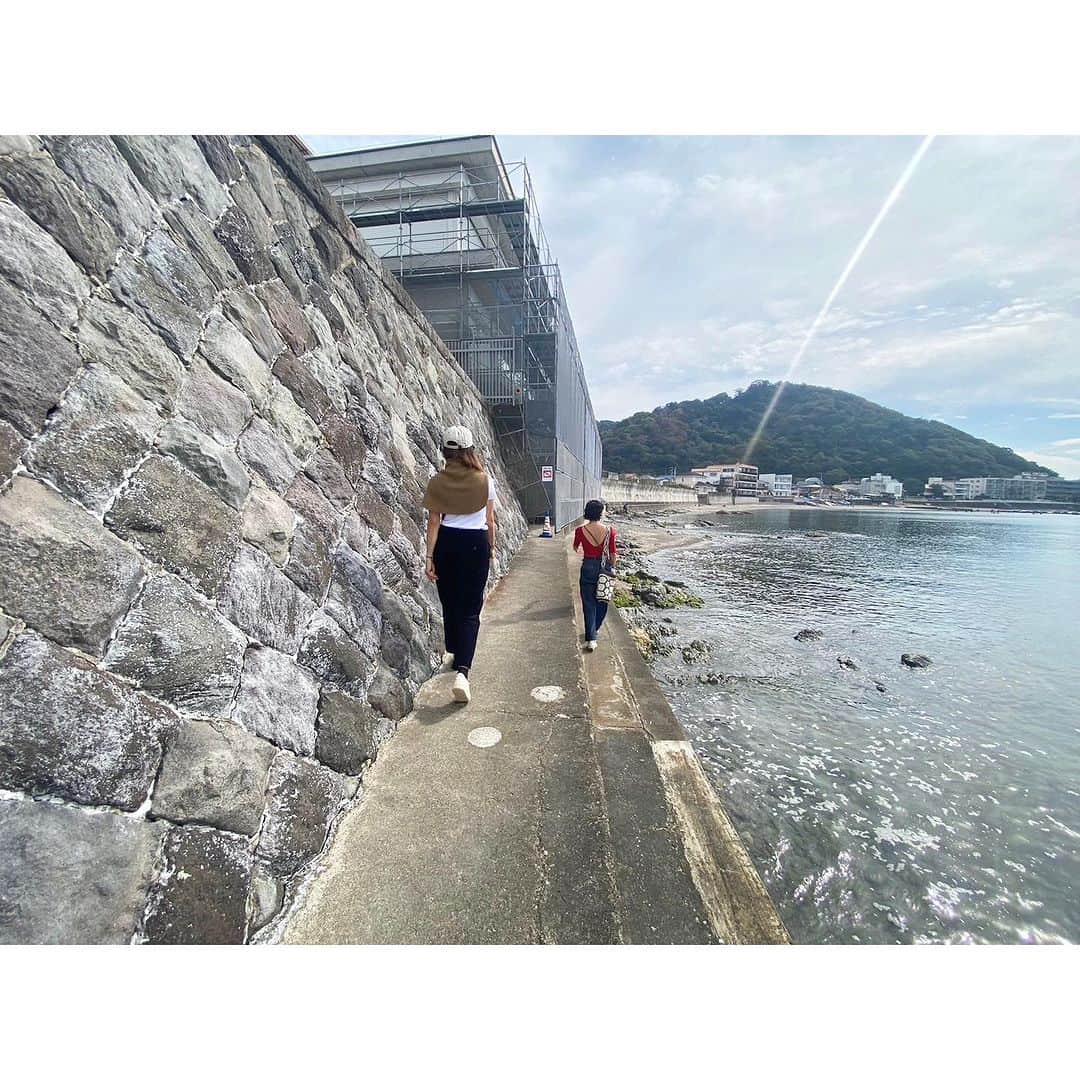 桃生亜希子さんのインスタグラム写真 - (桃生亜希子Instagram)「旦那さんとsister-in-law のMichele @honolulu_diary と海散歩。🚶‍♀️🚶‍♀🚶‍♂️ 　 　🍄🌞✨」10月25日 20時55分 - pinokosugar