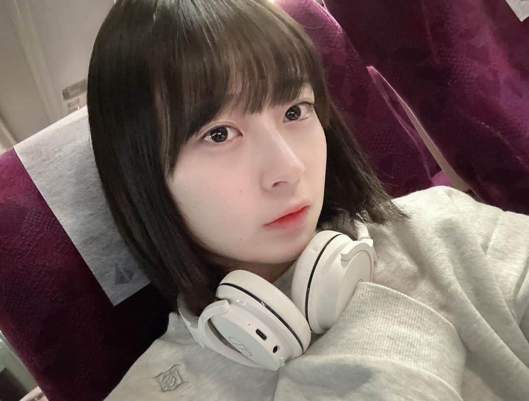 比嘉ゆめののインスタグラム：「こんばんは〜🎧  会えてないけど元気ですか、、🌸」