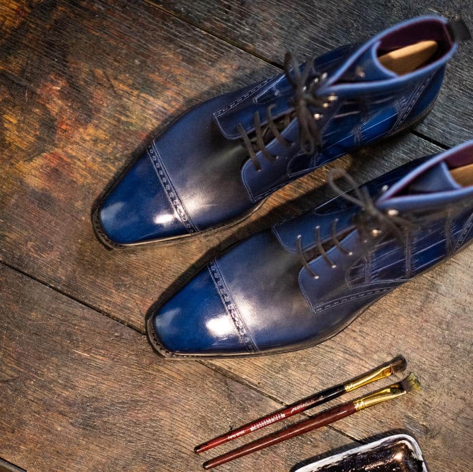 コルテさんのインスタグラム写真 - (コルテInstagram)「Spotted at the Paris boutique !  Model : Aspen, in Pullman last Detail :  Crocodile leather touches  Color : Dark blue  www.corthay.com #corthay #classicshoes」10月25日 20時57分 - maison_corthay