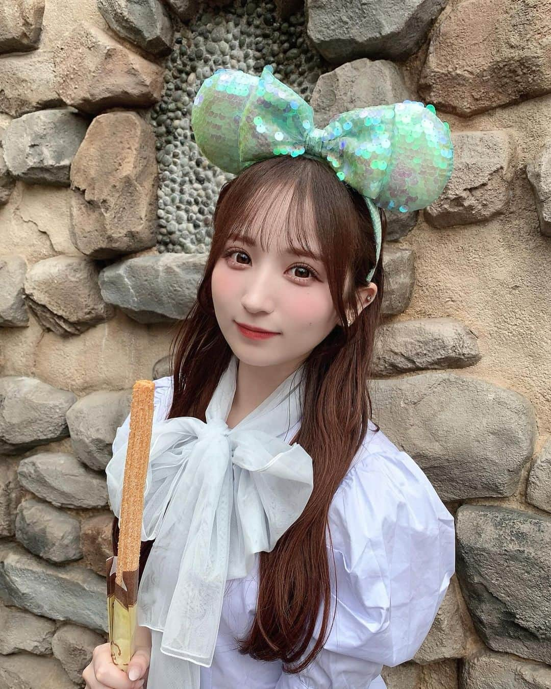 小川奈々子さんのインスタグラム写真 - (小川奈々子Instagram)「⁡ ⁡ 10月ディズニー2回行けた🐭 クリスマスも行けたらいいな〜🎅🏻 ⁡  #fashion  #패션  #데일리#셀카 #팔로우 #오오티디  #셀카 #카페  #ディズニーランド  #ディズニーコーデ  #ディズニーカチューシャ」10月25日 20時58分 - __nchisan__