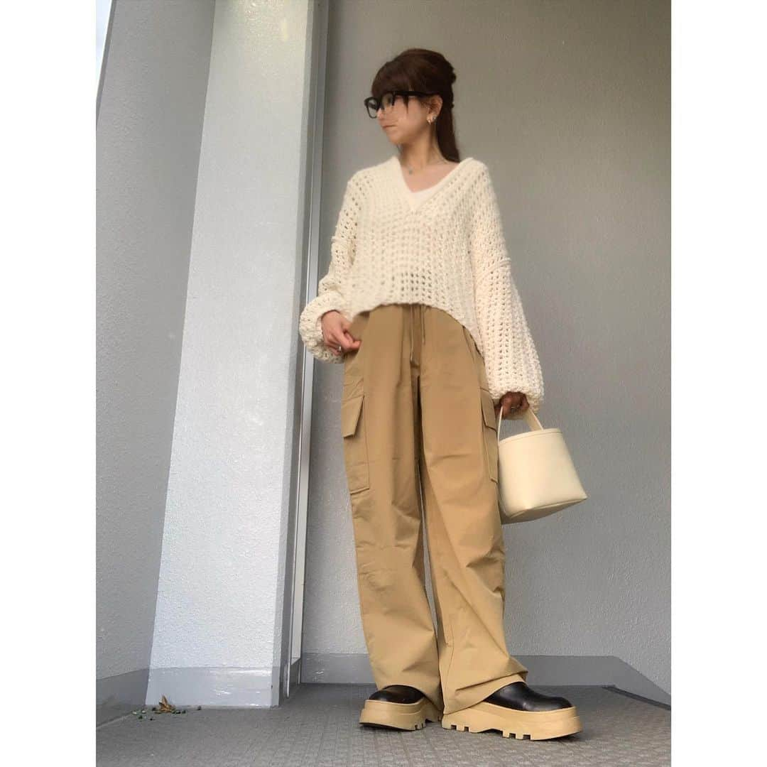 chieminsさんのインスタグラム写真 - (chieminsInstagram)「涼しくなってきたからダウンスタイル‧✧̣̥̇·͜·  knit tops▶︎▷#todayful  tank top▶︎▷#uniqlo  pants▶︎▷#agawd  boots▶︎▷#searoomlynn  bag▶︎▷#chiiiibag   #code  #coordinate #ootd #outfit #mylook #ママコーデ#156cmコーデ」10月25日 21時03分 - chery0131