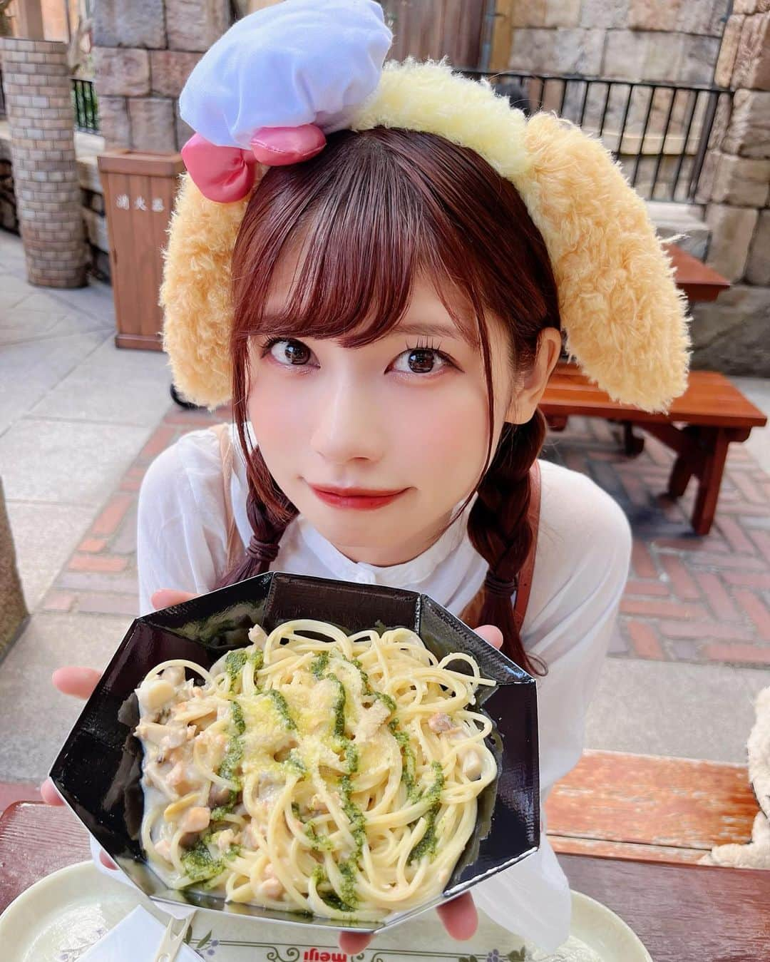 鹿目凛さんのインスタグラム写真 - (鹿目凛Instagram)「ディズニーシー行ってきた💛💛💛  ランドも行きたい〜！！！  ランドとシーどっち派？？  ＃でんぱ組 #ぺろりん #鹿目凛 #夏未ゆうか #アイドル #ディズニー #ディズニーシー」10月25日 21時03分 - kaname_rin