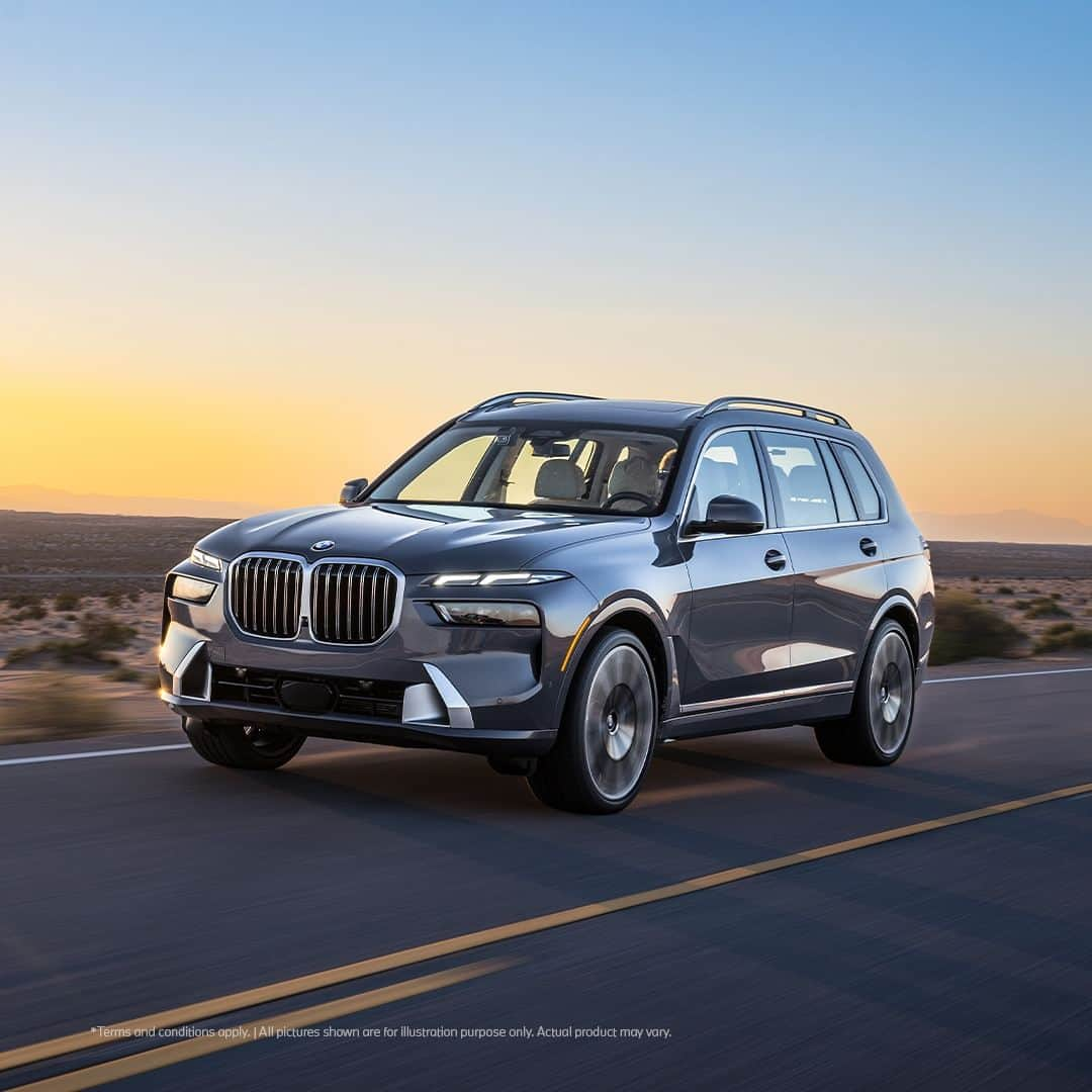 BMW Thailandさんのインスタグラム写真 - (BMW ThailandInstagram)「THE NEW X7 ที่สุดแห่ง SAV จาก BMW มาพร้อมกับระบบควบคุมช่วงล่าง Executive Drive Pro ที่ทำงานอย่างชาญฉลาดจะช่วยลดการโคลงของตัวถังขณะเข้าโค้งพร้อมซึมซับแรงกระแทกทำให้การขับขี่มีความนุ่มนวลที่สุด โดยระบบอัจฉริยะนี้จะวิเคราะห์เส้นทางจากระบบนำทาง ลักษณะการขับขี่ และผิวถนนเพื่อนำมาประมวลผลให้ช่วงล่างทำงานได้อย่างสมบูรณ์แบบ  และคุณจะได้รับเอกสิทธิ์พิเศษมากมายจาก BMW Excellence Club เมื่อครอบครอง THE NEW X7 ที่จะทำให้คุณได้สัมผัสประสบการณ์เหนือระดับกว่าใคร  ยนตรกรรม เพื่อตอบทุกความท้าทายในตัวคุณ THIS IS FORWARDISM  #BMW #BMWTH #JOYisBMW #สุนทรียภาพแห่งการขับขี่ #THISISFORWARDISM #THEX7」10月25日 21時05分 - bmwthailand