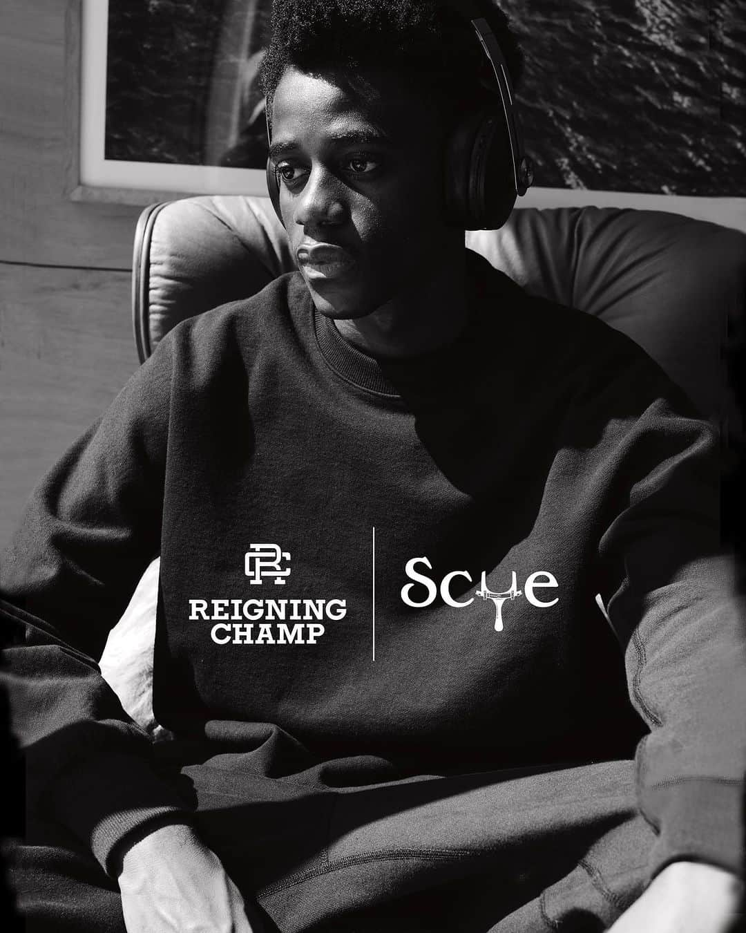 EDIFICEさんのインスタグラム写真 - (EDIFICEInstagram)「. 【Scye × Reigning Champ】  2023/10/26(Thu) - Launch 　　　　　　　　　　　　　　　　　　　　　　　 　　　　　　　　　　　　　　　　　　　　　　　 - Scye Full Zip Hoodie - Scye Crewneck - Scye Sweatpant 　　　　　　　　　　　　　　　　　　　　　　　 　　　　　　　　　　　　　　　　　　　　　　　 Reigning Champの冬の定番素材Heavyweight FleeceにScyeの提案する独自のテーラリングを落とし込んだカプセルコレクションが登場。  フリーダムスリーブ、変形マチ等、Scyeが培ってきたカッティング技術からなる立体的なフォルムが広い可動域を生み、快適な着心地を実現する。 　　　　　　　　　　　　　　　　　　　　　　　 　　　　　　　　　　　　　　　　　　　　　　　 　　　　　　　　　　　　　　　　　　　　　　　 　　　　　　　　　　　　　　　　　　　　　　　 【取扱店舗】  EDIFICE Reigning Champ Tokyo Reigning Champ Shibuya PARCO POP UP Reigning Champ Online BAYCREW’S STORE Online 　　　　　　　　　　　　　　　　　　　　　　　　　　　　 　　　　　　　　　　　　　　　　　　　　　　　　　　　 　　　　　　　　　　　　　　　　　　　　　　　　　　　　 　　　　　　　　　　　　　　　　　　　　　　　　　　　 【Reigning Champ Shibuya PARCO POP UP】  開催期間：2023.10.26(木) 〜 2023.11.14(火) 開催場所：渋谷パルコ3F 　　　　　　　　　　　　　　　　　　　　　　　 　　　　　　　　　　　　　　　　　　　　　　　 　　　　　　　　　　　　　　　　　　　　　　　 　　　　　　　　　　　　　　　　　　　　　　　 【Scye】  「Scye」は、テーラー用語で袖ぐり、鎌の意。英国クラシックをベースに現代的視点から様々な要素を加え再構築したリアルクローズを提案する2001年スタートのメインライン。 　　　　　　　　　　　　　　　　　　　　　　　 　　　　　　　　　　　　　　　　　　　　　　　 　　　　　　　　　　　　　　　　　　　　　　　 　　　　　　　　　　　　　　　　　　　　　　　 #edifice #2023aw #reigningchamp  #reigningchamptokyo  #scye」10月25日 21時08分 - edifice.jp