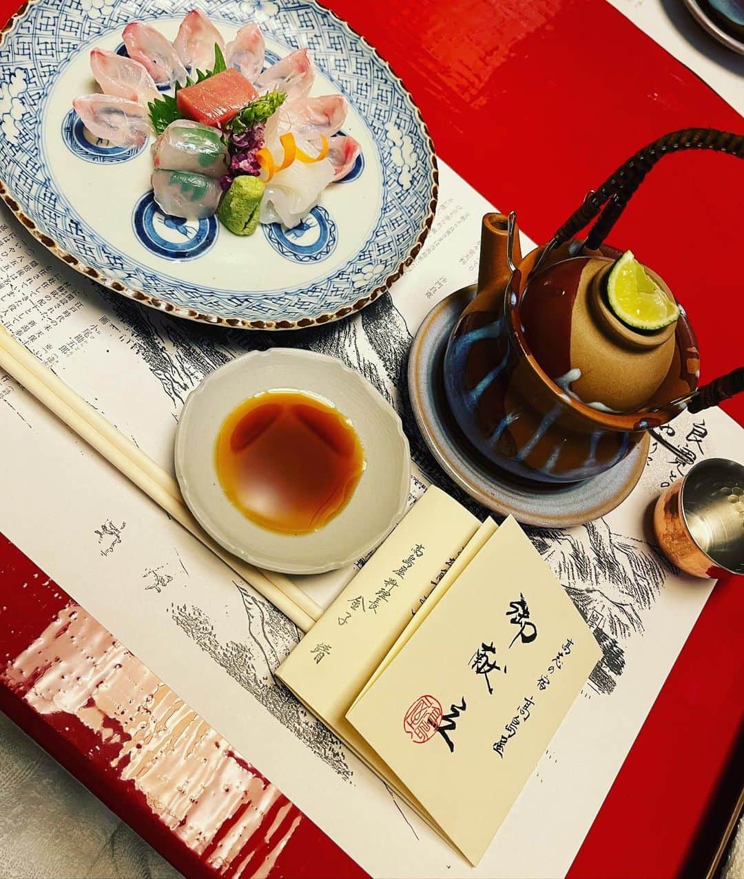 加藤響子さんのインスタグラム写真 - (加藤響子Instagram)「『泊まれる料亭』へ。  新鮮な天然食材は、薄味でも奥深さと風味があって本当に美味。 和食の起源を感じるレベル🥹🥹  ノドグロが塩の衣装を纏って登場👏㊗️ 何のお祝いなんだろう？😇😇😇」10月25日 21時11分 - katokyooooooooo