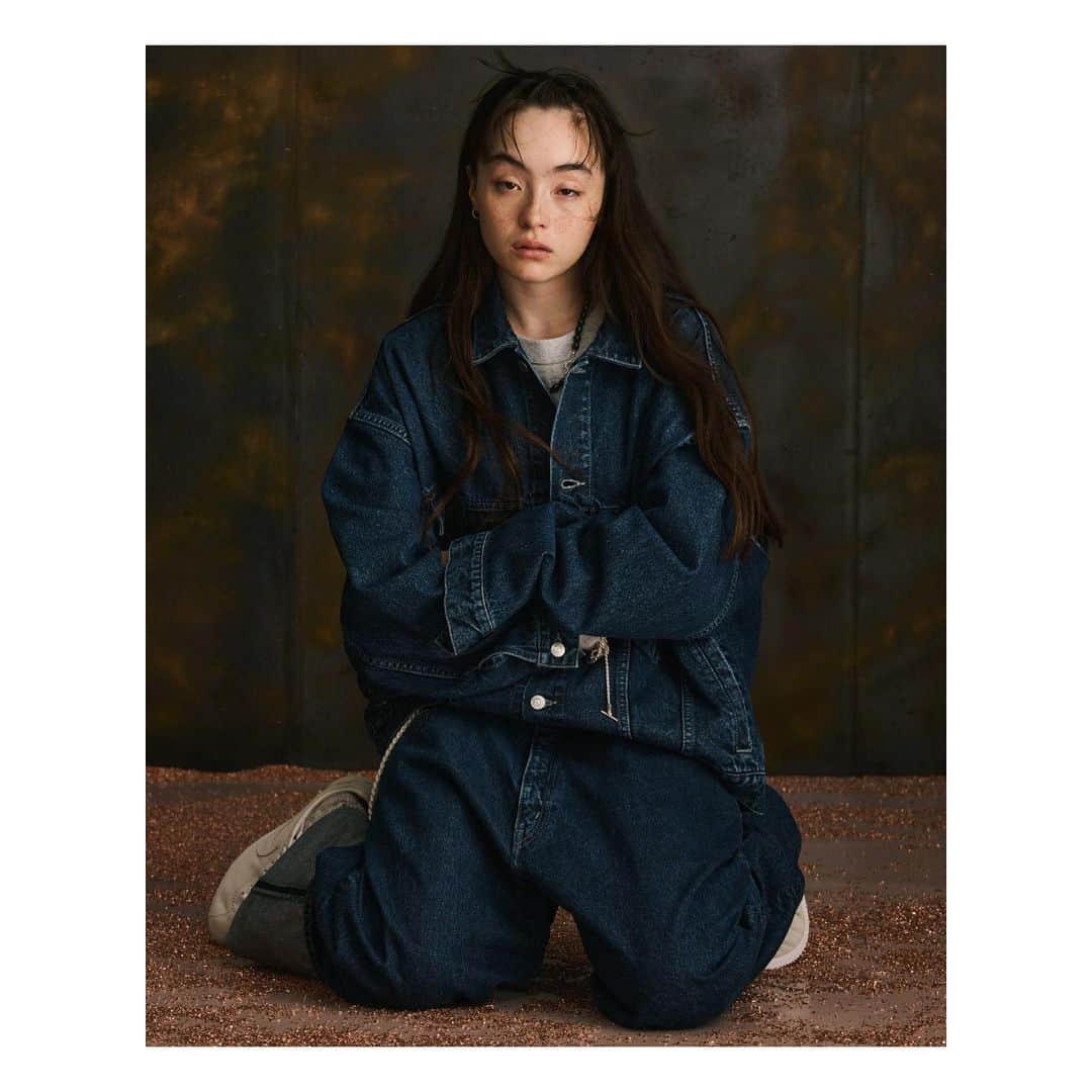 TEPPEIのインスタグラム：「…  ⁡ COOTIE 2023AW -Real eyes, Realize, Real Lies." ⁡ Photography by @mitsuo_okamoto  Styling by TEPPEI  Hair by @pyuuuuuu  Makeup by @nobukomakeup  Model by @sereeeenam  Set design by @harukakogure_  Casting by @shimana_casting  ⁡ Thank you CTE Crew🔥 @goheiyamamoto66  @sho__goto  @koken_miyoshi  @seijiro_tokito  @cootie_martin」