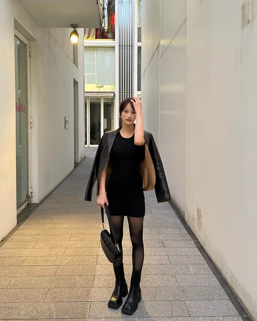 のインスタグラム：「ブラックコーデ🫶🏼🖤」