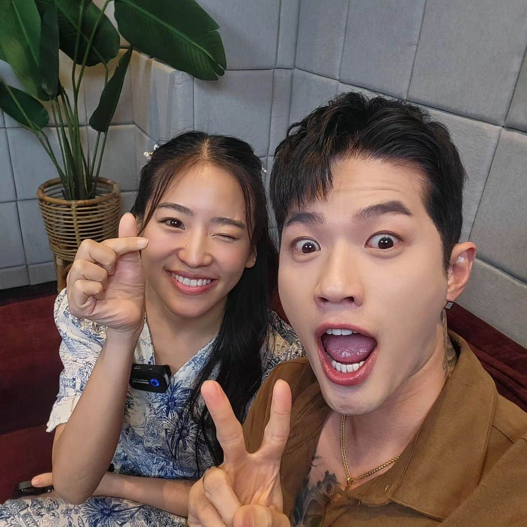 仲川遥香さんのインスタグラム写真 - (仲川遥香Instagram)「🇰🇷🇯🇵 🇮🇩❤️🫰 Cowok korea  Cewek jepang Bertemunya di indonesia 🤩🤩🤩🤩🤩 We luv indonesia 🫰🫰」10月25日 21時25分 - haruuuu_chan