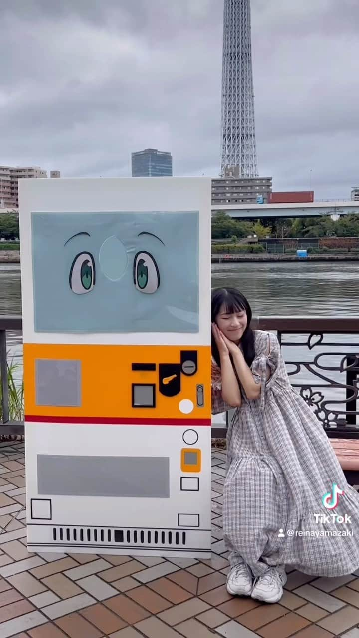 山崎玲奈のインスタグラム：「いつものスープ🥣でハッコンコスプレと思い出動画作った〜！見て〜！✨  #自動販売機に生まれ変わった俺は迷宮を彷徨う#俺自販機#アイドル#アニメ#コスプレ#cosplay #アニメエンディング#アニメED#ぴるあぽ#アニメ好き#アニメオタク」