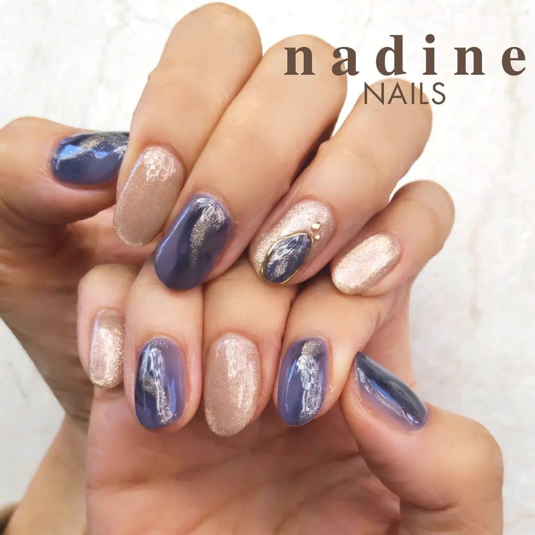 nadineNAILSさんのインスタグラム写真 - (nadineNAILSInstagram)「深いブルーのニュアンスデザイン✨✨✨✨✨✨✨✨✨✨  #nailart #nailstagram #nails #art #instnailstyle # #japanstyle  #originalnails #gold#silver#美甲 #gelnails #gel甲 #ニュアンスネイル#girlsfashion #ミラーネイル  #clearnails #フレンチネイル#リングネイル #ワンホンネイル#pedicure #パールデザイン #秋色ネイル#マグネットネイル#グラデーションネイル#韓国ネイル#水玉ネイル#ツイードネイル#クリアネイル#ブルーネイル  nailsheet @lavankomono」10月25日 21時27分 - nadine_nails_