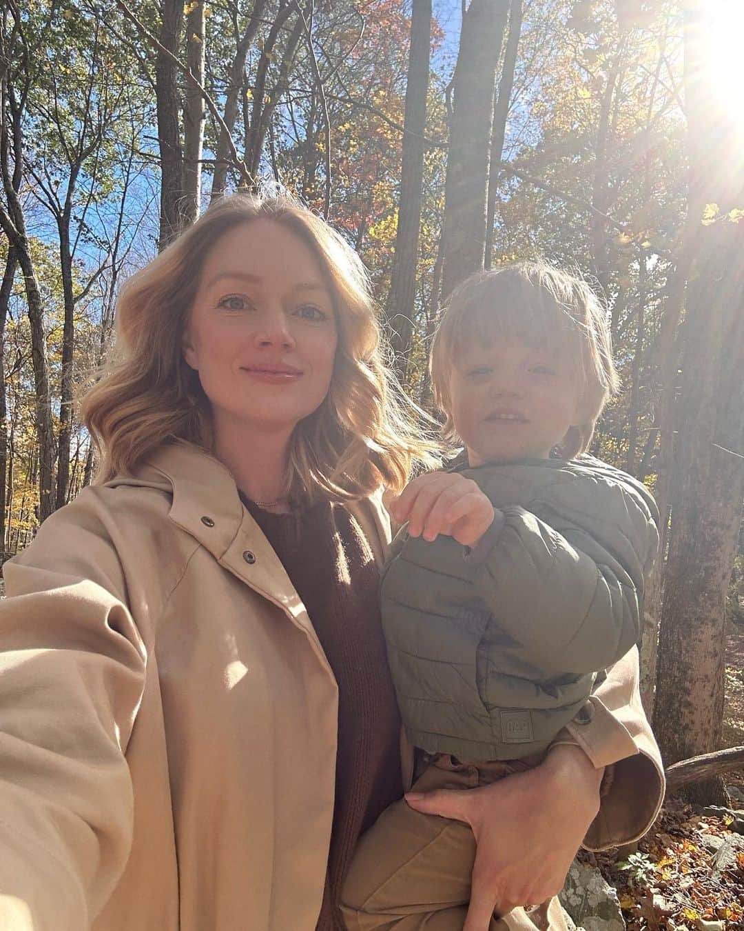 リンジー・エリンソンのインスタグラム：「In awe of fall up here 🤎🍂🫶🏻✨」