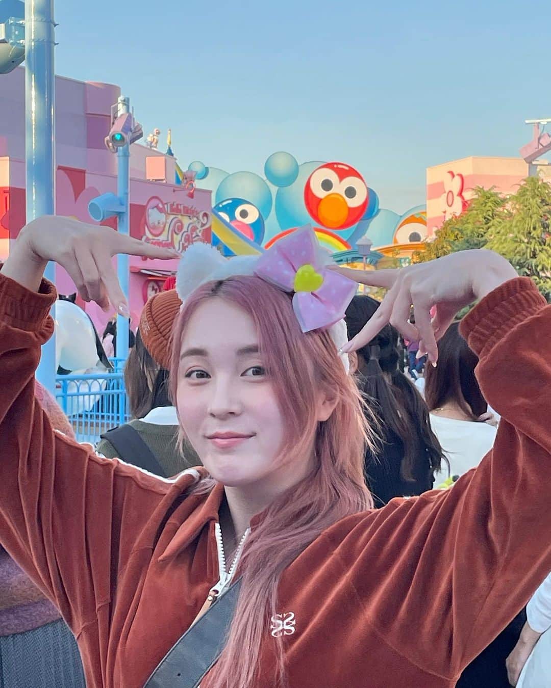 みそのインスタグラム：「ずっと行きたかったハロウィンユニバ🌏💙 ゾンビ怖かった！！！  #usj」