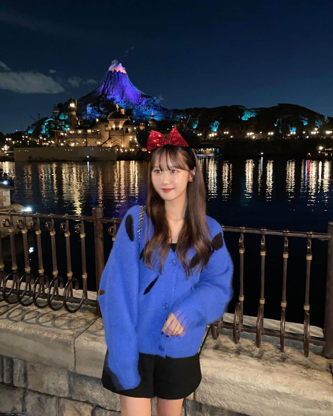 鈴木遥夏のインスタグラム：「シーの夜好き🤭✨」