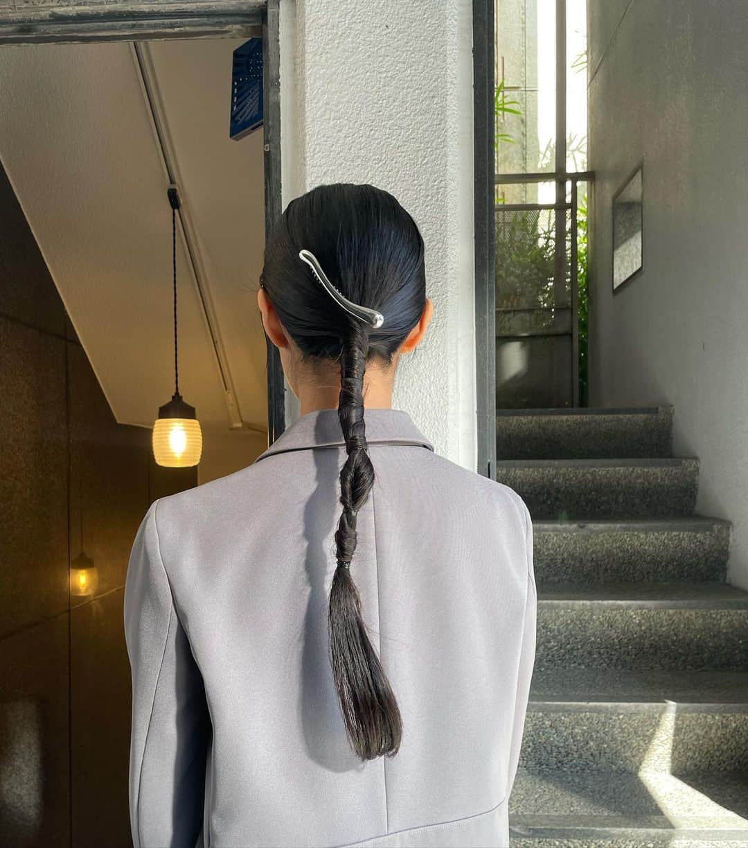 赤坂由梨さんのインスタグラム写真 - (赤坂由梨Instagram)「ㅤㅤㅤ 先日、結婚式にお呼ばれした時の🌿 なおちゃんのお母様のドレスをお借りして🙏  @tete__nana 素敵なアレンジありがとう♡ 久しぶりに会えて嬉しかったです🫶🏻」10月25日 21時41分 - __fuyuri