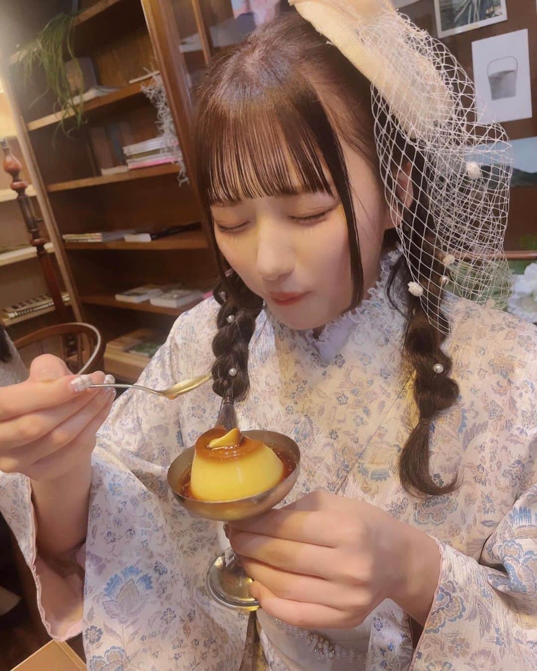 夢実あすかのインスタグラム：「🍮🍮ﾌﾟﾘﾝﾌﾟﾘﾝ ．  ．  たまには何も考えてない外カメあすか🌳 内カメなれると外カメ不安になる🌳 ．  おいしくて知覚過敏みたいな顔してる🤣 ．  ．  ．  ．  ．  ．  ． #japaneseidol #japanesegirl #idol #instagood #instalike #selca #followforfollowback #selfie #today #ootd #dailylook #instafashion #followme #秋コーデ #makeup #今日のコーデ  #アイドル  #着物ヘア #着物コーデ #レトロ喫茶 #浅草カフェ #浅草グルメ #浅草 #浅草着物 #いいね返し #自撮り #自撮り女子 #自撮り界隈 #推してください #着物」