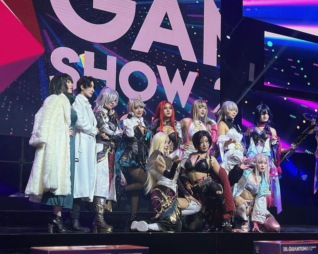 ナイトさんのインスタグラム写真 - (ナイトInstagram)「That’s a wrap on Thailand Game Show! 🇹🇭 Thank you to everyone that came to see me over the 3 days, I had such a wonderful time! It was a very memorable experience and hope to come back to Thailand again soon ♥️ Photo | Yuki」10月25日 21時49分 - knitecoser