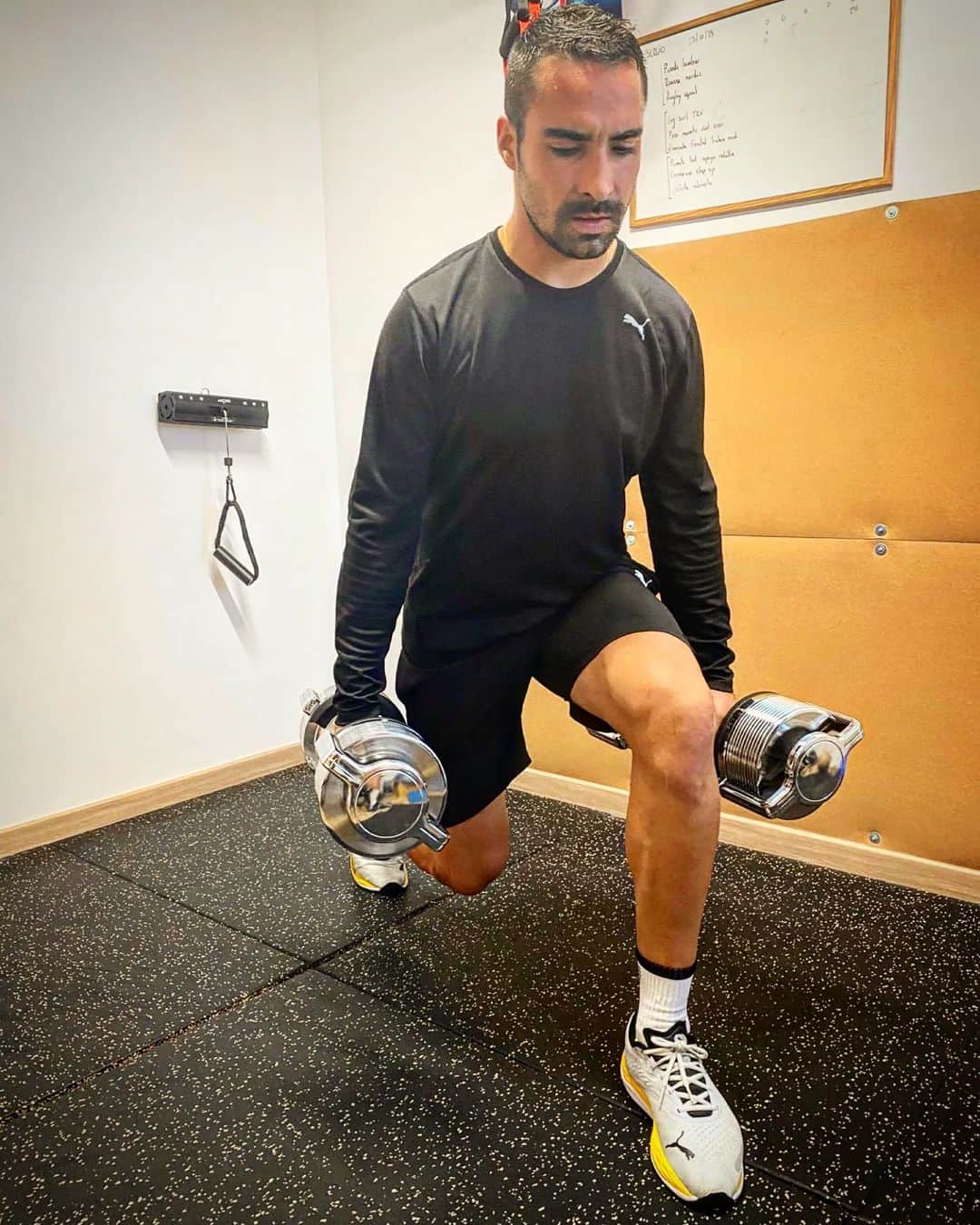 セルヒオ・アセンホ・アンドレスのインスタグラム：「Donde no hay lucha no hay fuerza...🏋‍♂️ #seguimosfirmes💪👊」
