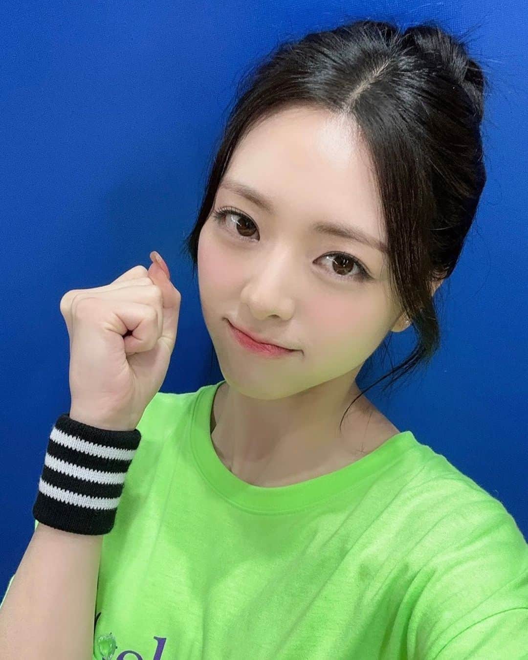 のインスタグラム：「[ #다섯플릭스 ] 막방이 아쉬운 믿지를 위한 Selfie dump📸 (1) 다섯플릭스를 시청해주셔서 감사합니다❤  #ITZY #MIDZY #My_Favorite_ITZY @m2mpd」