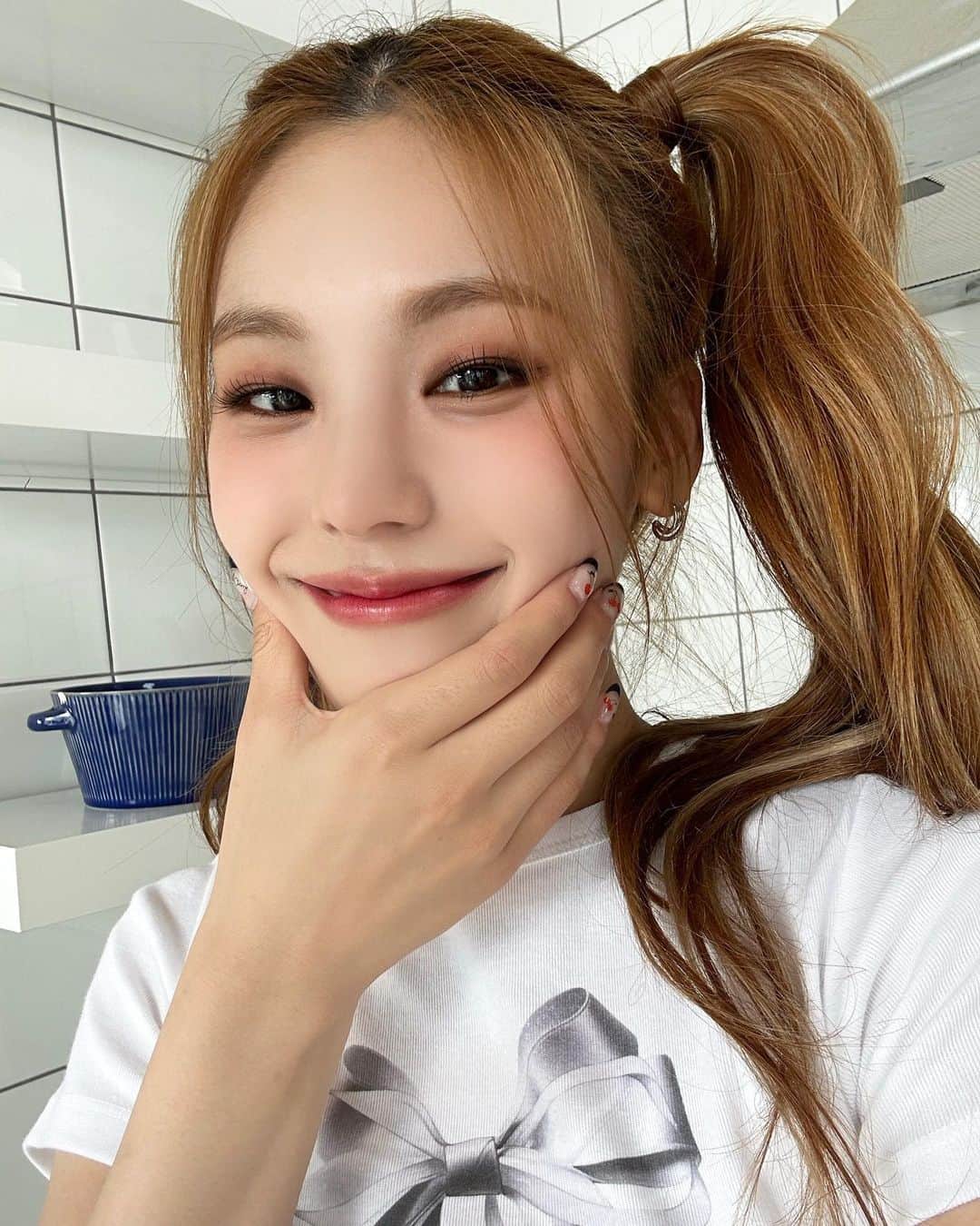 のインスタグラム：「[ #다섯플릭스 ] 막방이 아쉬운 믿지를 위한 Selfie dump📸 (2) 다섯플릭스를 시청해주셔서 감사합니다❤  #ITZY #MIDZY #My_Favorite_ITZY @m2mpd」