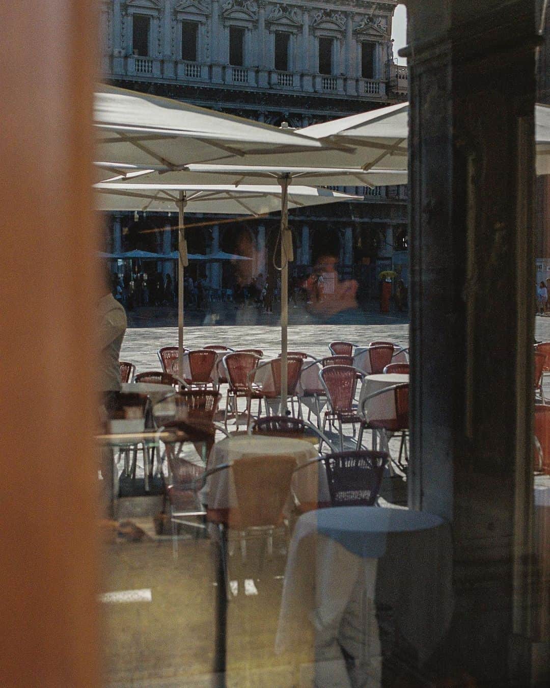 ケルシー・ロビンソンさんのインスタグラム写真 - (ケルシー・ロビンソンInstagram)「Some favorite moments in Venice 🤍」10月25日 22時06分 - krobin32