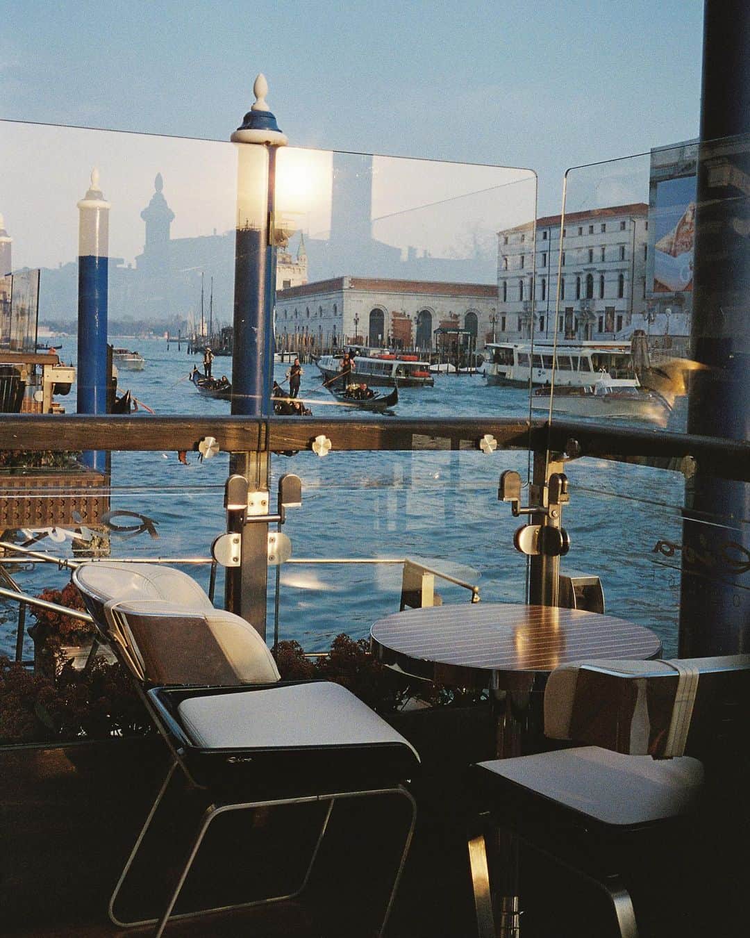 ケルシー・ロビンソンのインスタグラム：「Some favorite moments in Venice 🤍」