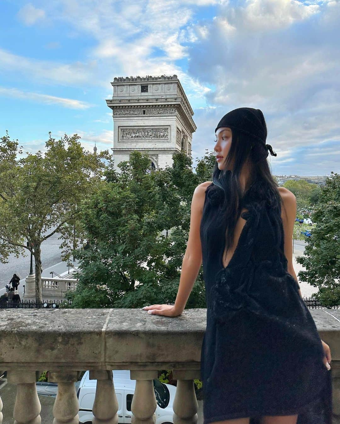 ハヤナ さんのインスタグラム写真 - (ハヤナ Instagram)「My first walk show for Paris Fashion Week LS002 @larasevera 🖤🇫🇷」10月25日 22時11分 - iambebeyana