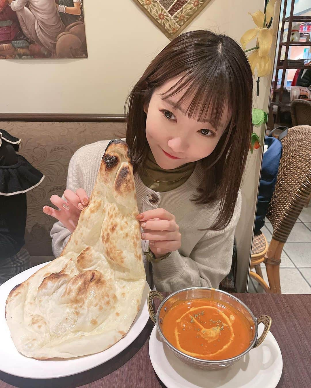 夏川愛実さんのインスタグラム写真 - (夏川愛実Instagram)「⁡ ⁡ メンバーとご飯行くの大好きナンだけど最近あんまり行けてなかったから行けて嬉しい☺️ ⁡ ⁡ #私服#秋服#hinari#カレー#カレーナン#大須ランチ #大須#大須商店街#大須カレー #ダークブラウン#暗髪ヘア#外ハネ#外ハネアレンジ #ボブ#ロブ#ショートヘア#ヘアカラー#暗髪カラー #ヘアアレンジ#秋コーデ#淡色女子#淡色コーデ #148cm#f4f#いいね返し#l4l#フォロバ ⁡ ⁡ ⁡」10月25日 22時20分 - ami_natsukawa