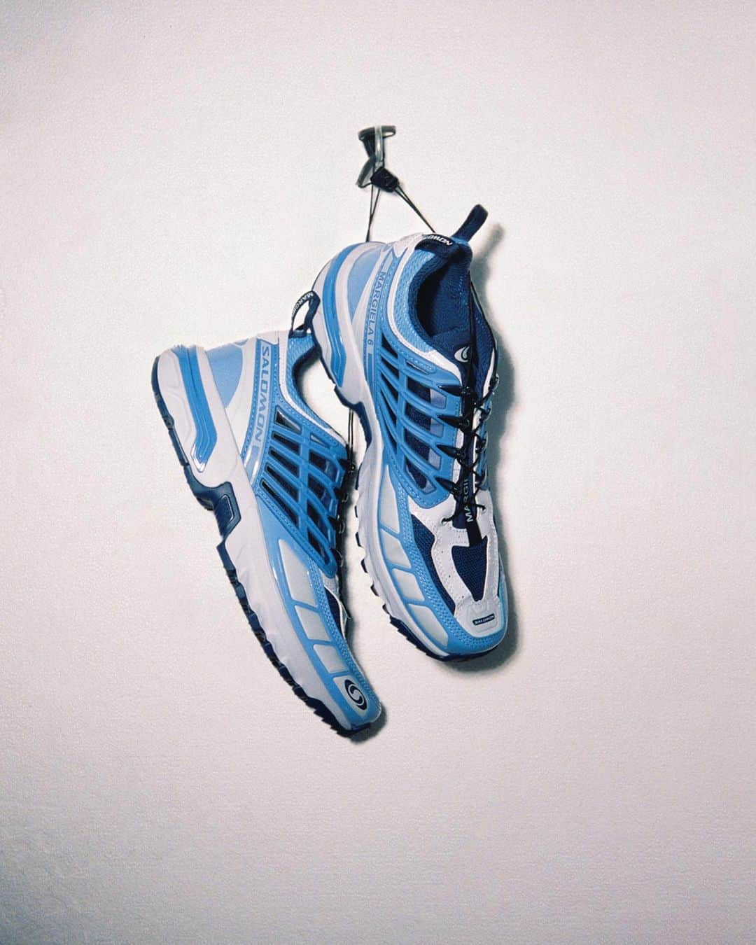 EYESCREAMさんのインスタグラム写真 - (EYESCREAMInstagram)「『MM6 Maison Margiela × Salomon ACS Pro Trainer』が10月26日（木）より順次発売。詳細はMasteredにて✔︎  @mm6maisonmargiela @salomon #mm6maisonmargiela #mm6 #maisonmargiela #salomon #style #everythingmastered #🆕」10月25日 22時25分 - masteredjp