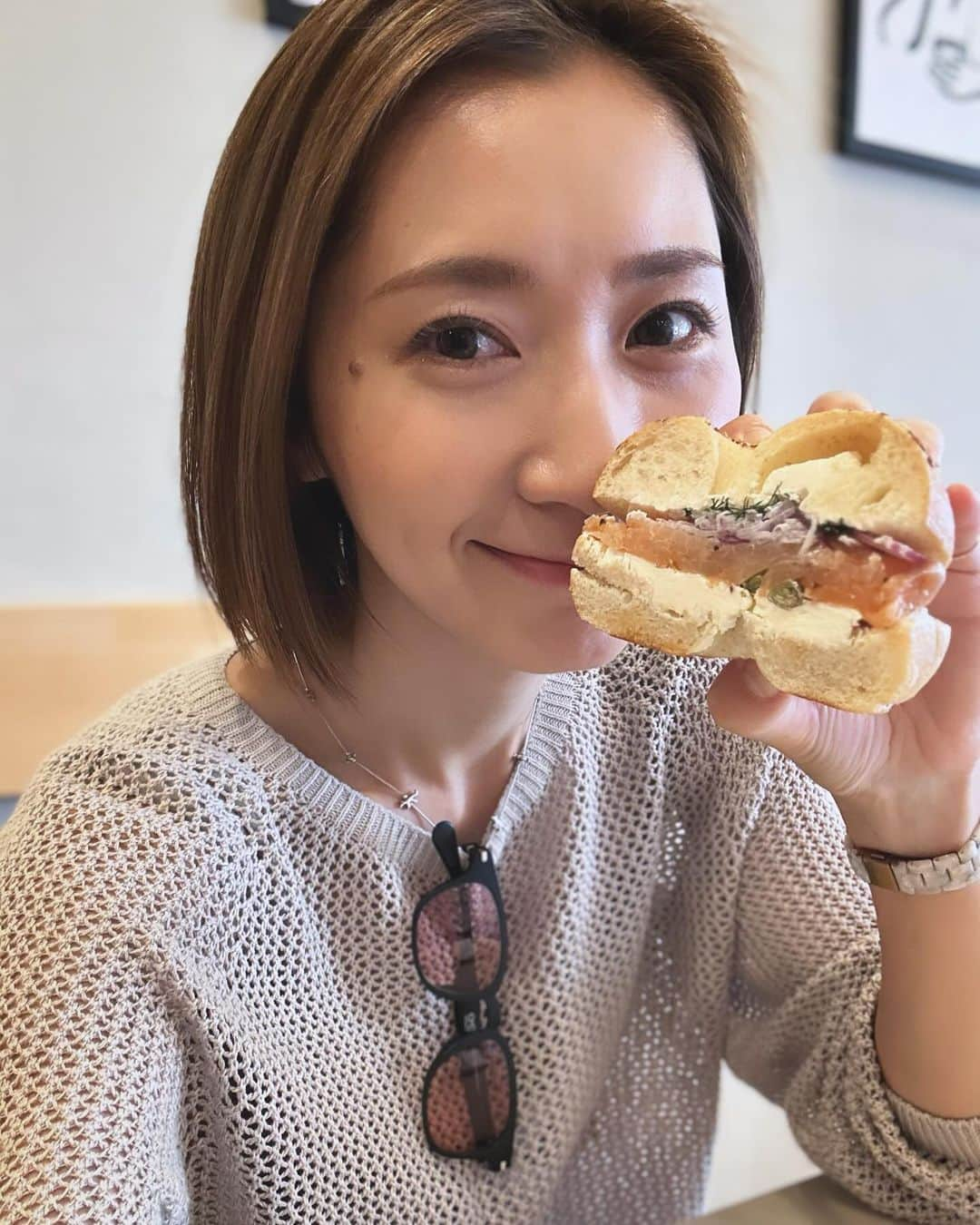 水村リアさんのインスタグラム写真 - (水村リアInstagram)「🩶🥪🥯🍞🥖🥐  パンが大好き♡ 360/365日はパン。  最近はブームがベーグルに戻りつつある🥯 ニューヨークスタイルのベーグルが好き🩶  ᐝ𖠚⢀⢄༶ ᐝ𖠚⢀⢄༶ ᐝ𖠚⢀⢄༶ ᐝ𖠚⢀⢄༶ ᐝ𖠚⢀⢄༶ᐝ𖠚 #パン #パンスタグラム #パン屋 #パンが好き #ベーグル #ベーグルサンド @rabbitbagels」10月25日 22時36分 - leah_mizumura