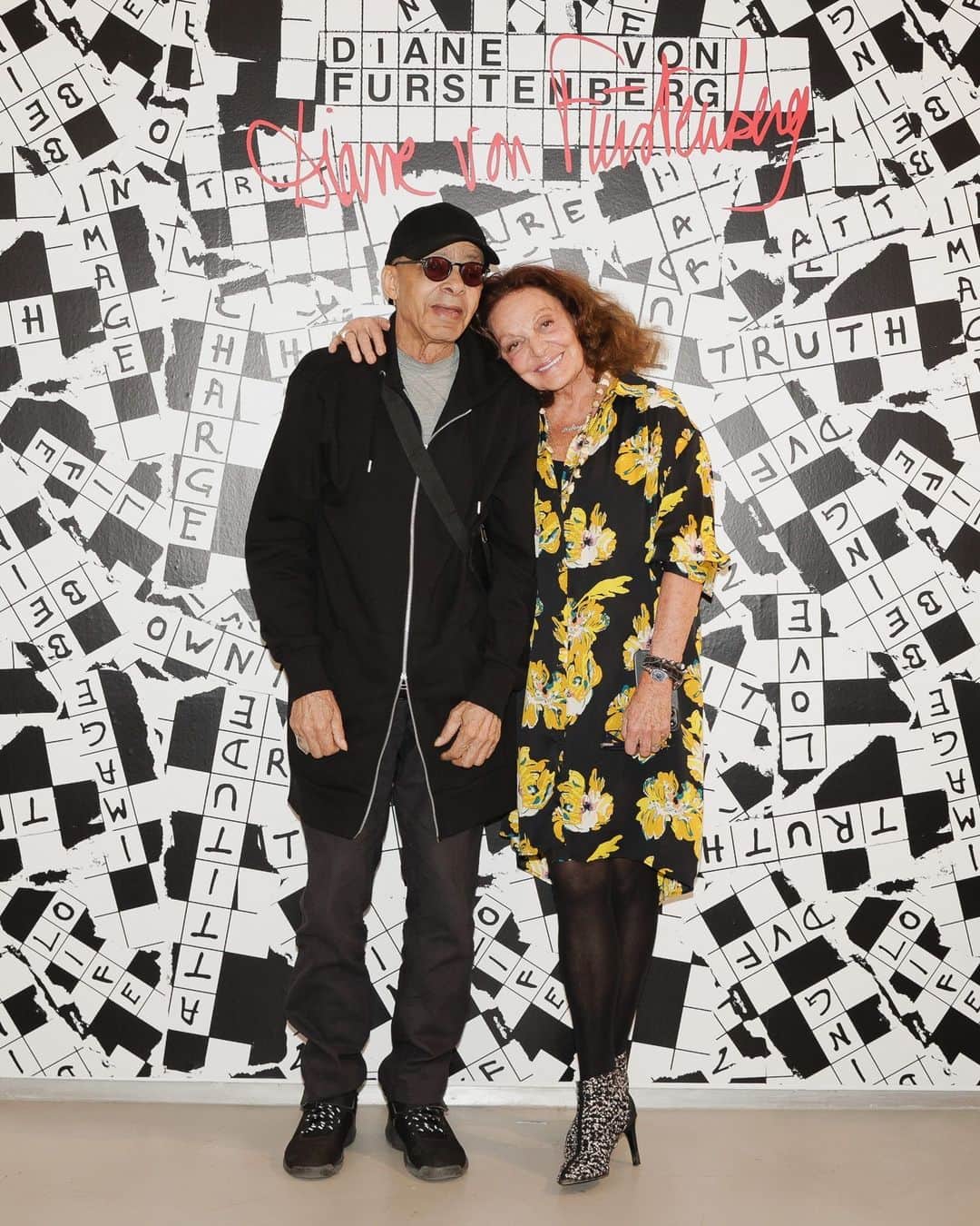 のインスタグラム：「Last week we hosted a press luncheon in celebration of Wrap 50, the wrap dress’s 50th anniversary.  Diane shared the story of the little printed jersey dress that has been a sensation since the 70s, calling out guests in attendance such as Stephen Burrows and Pat Cleveland for their influence on her style since the beginning of her career. The intimate event commences Wrap 50 celebrations, which will pay tribute to the silhouette’s timeless style and generational staying power. #DVF #Wrap50」