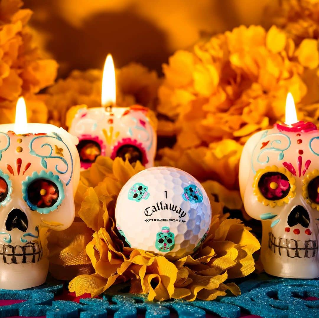 ジョン・ラームのインスタグラム：「The Día de los Muertos Truvis balls are here 💀 The balls feature a vivid Calavera pattern and are available for a limited time through link in bio.」