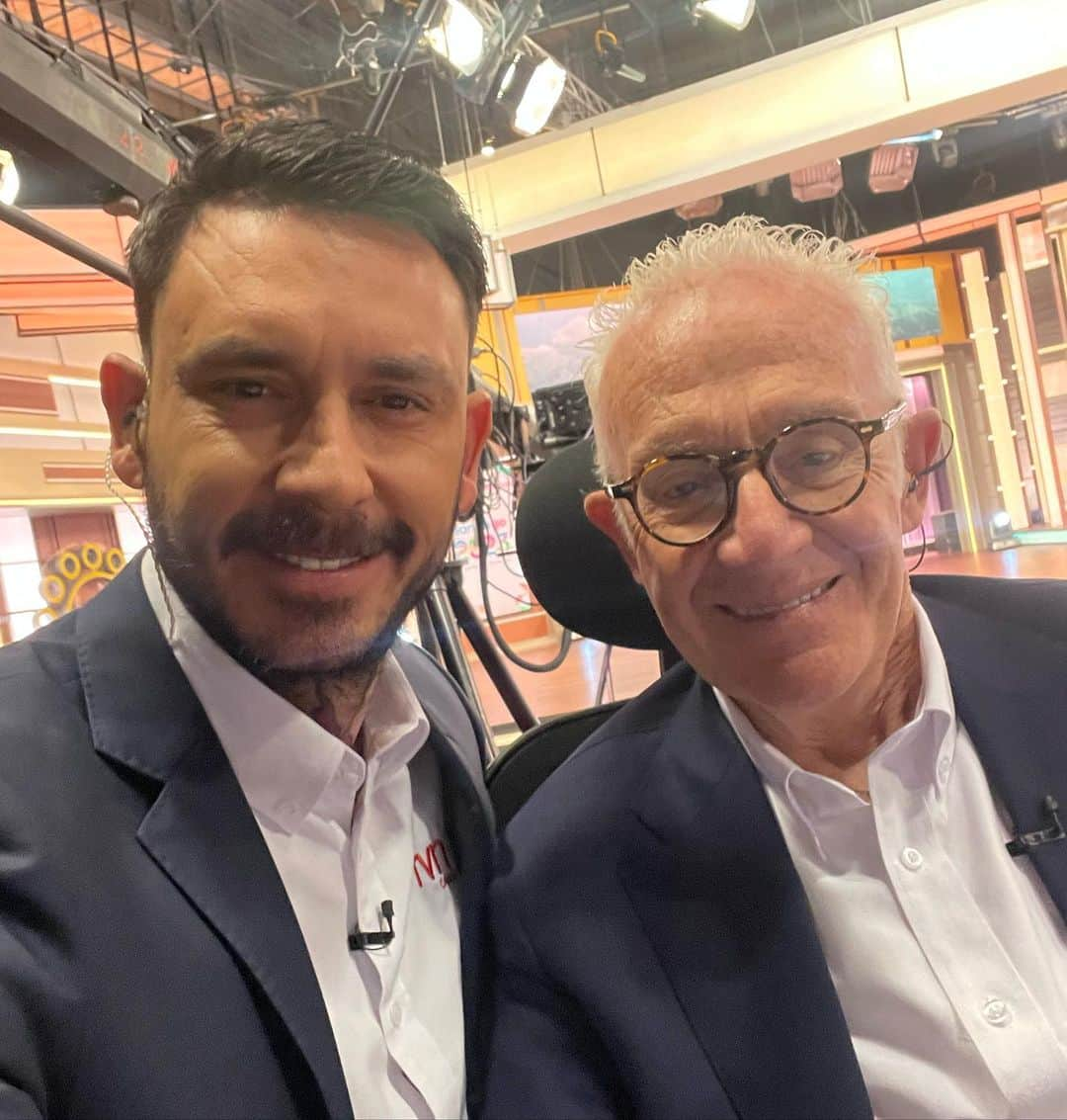 マウリシオ・ピニージャのインスタグラム：「De Pe a Pi ? Que privilegio poder compartir junto a Don #PedroCarcuro ! Y si le creamos un instagram para expresarle todo nuestro aprecio ? Comenta abajo 👇 🤩」