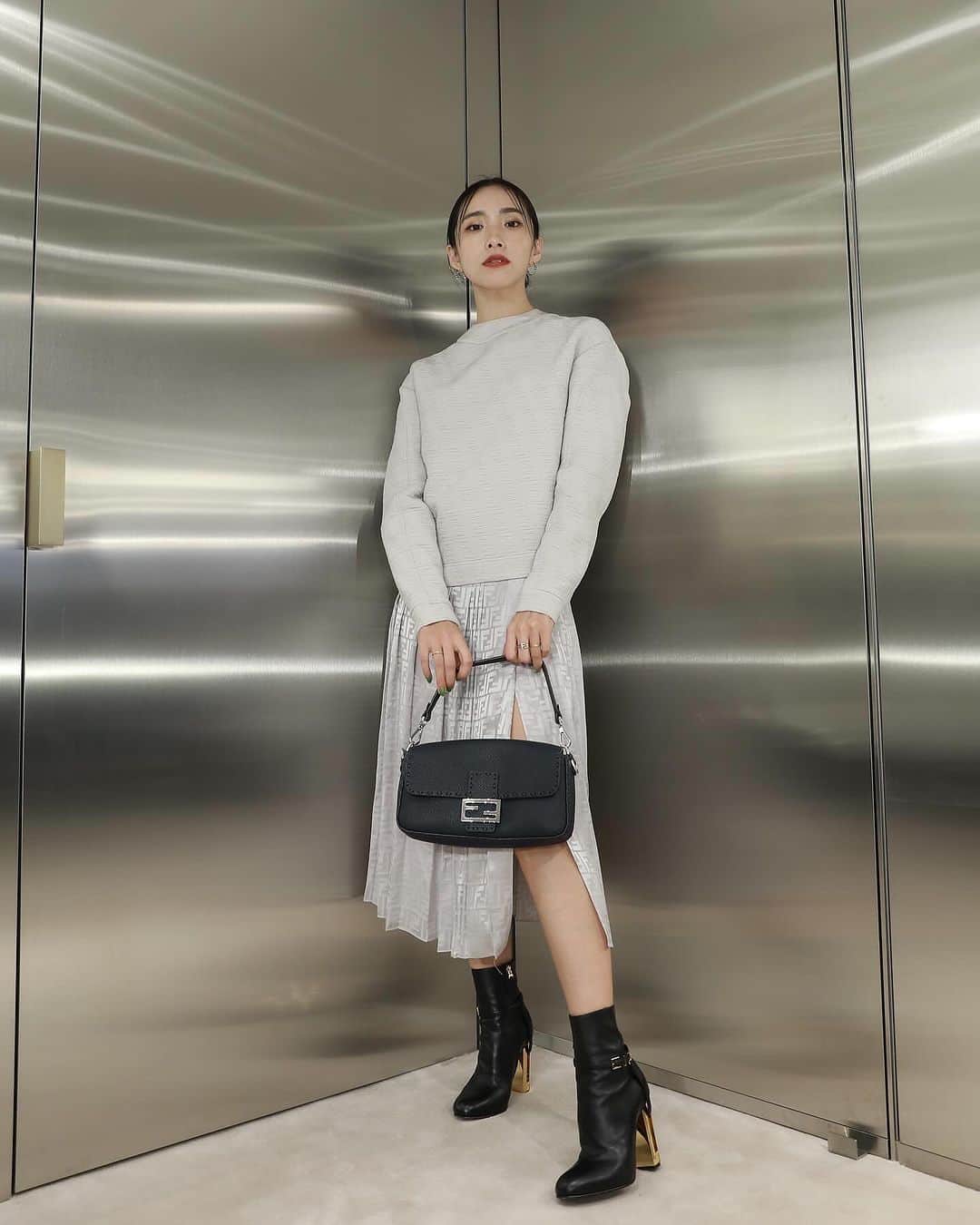 中田クルミさんのインスタグラム写真 - (中田クルミInstagram)「Congratulations @FENDI Omotesando 1st anniversary🪅  #FendiWinter #PR」10月25日 22時48分 - kurumi_nakata