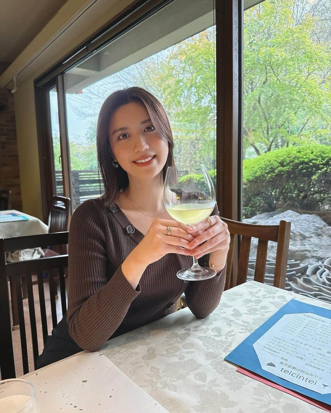 御子柴かなのインスタグラム：「26歳になりました🎂🫧 全力で楽しむ一年にします👼💫 沢山のお祝いのメッセージありがとうございます☺︎♡（返せてないけど全部読んでます👀）」